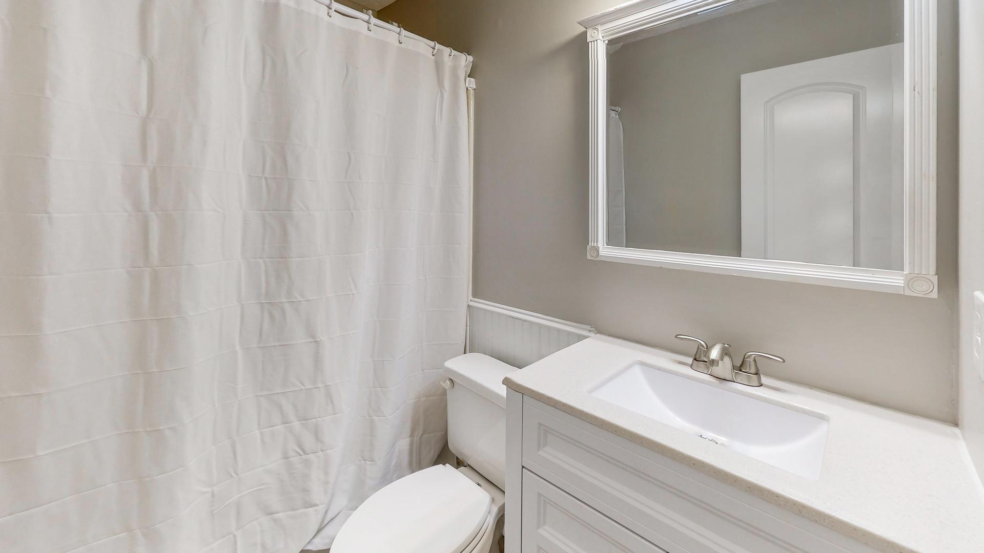 bathroom, detected: bathtub