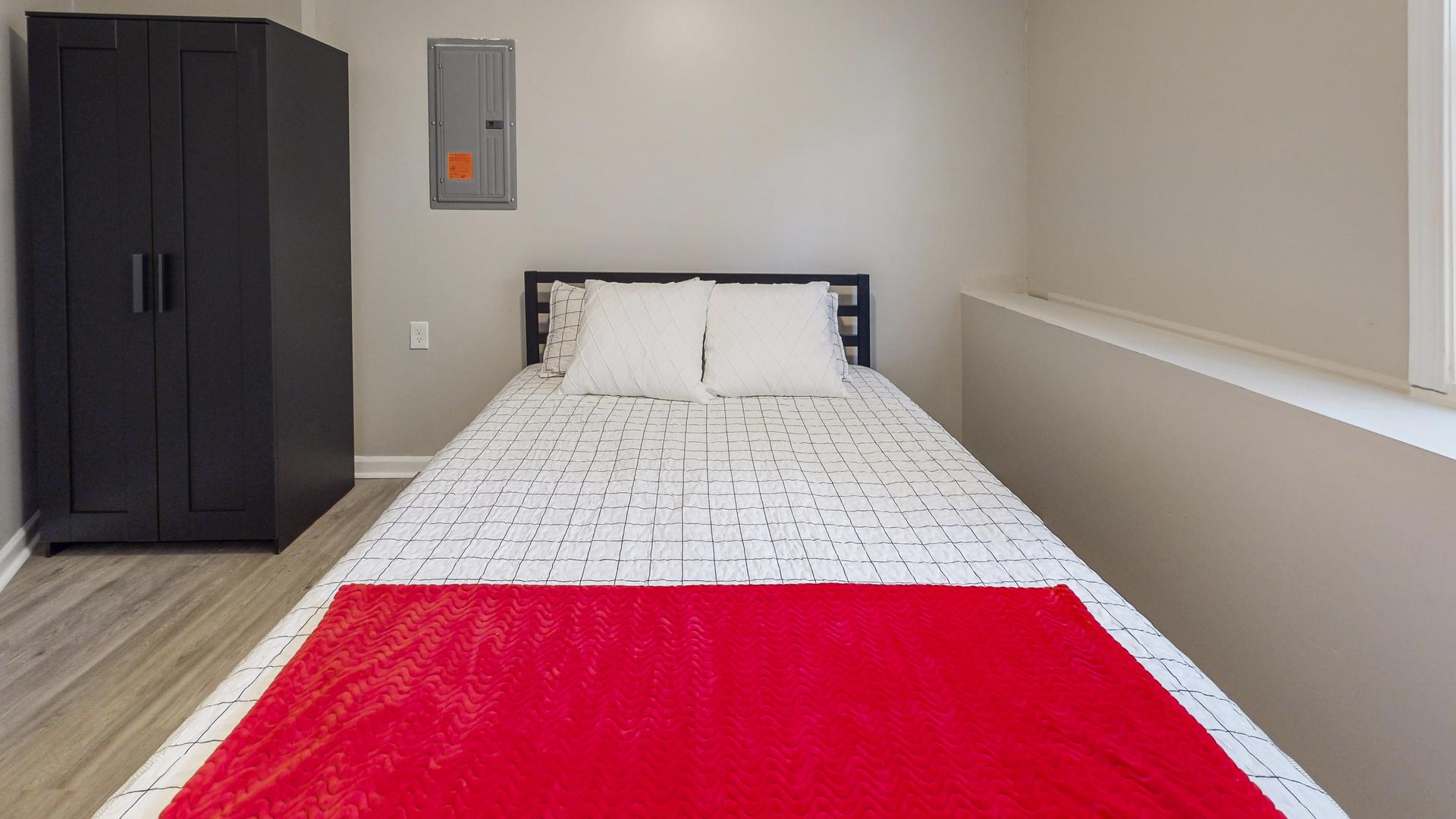bedroom, detected: bed