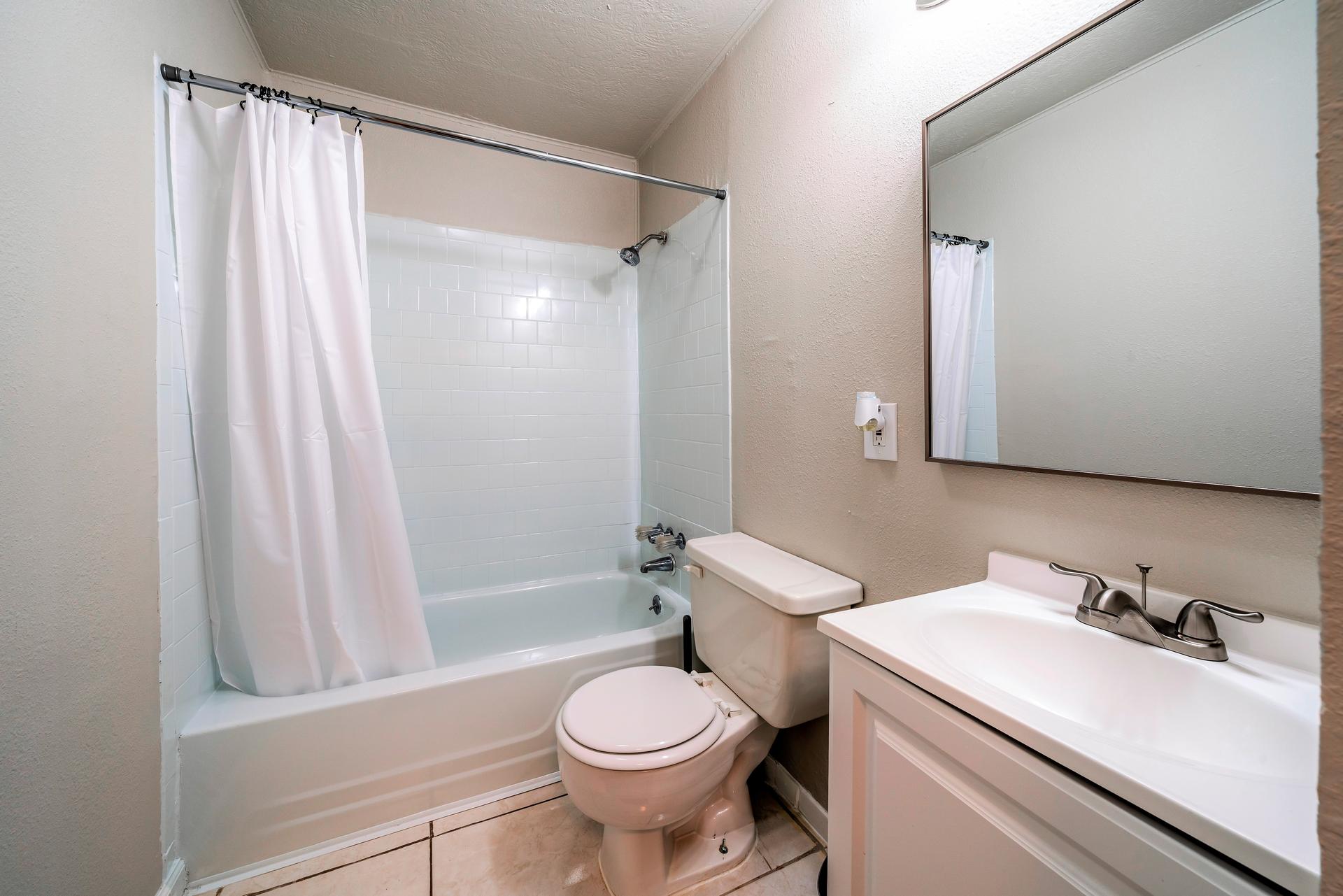 bathroom, detected: bathtub, shower