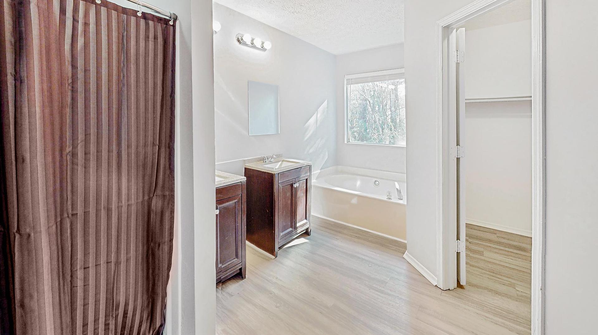 Bathroom(s)