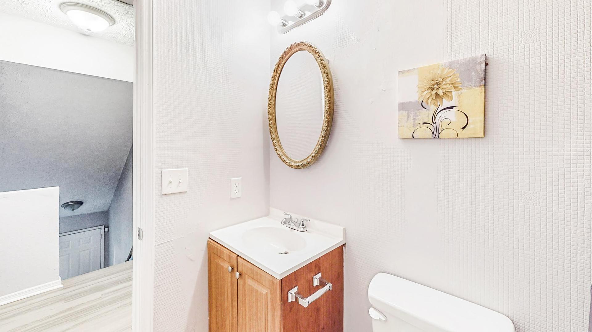 bathroom, detected: toilet