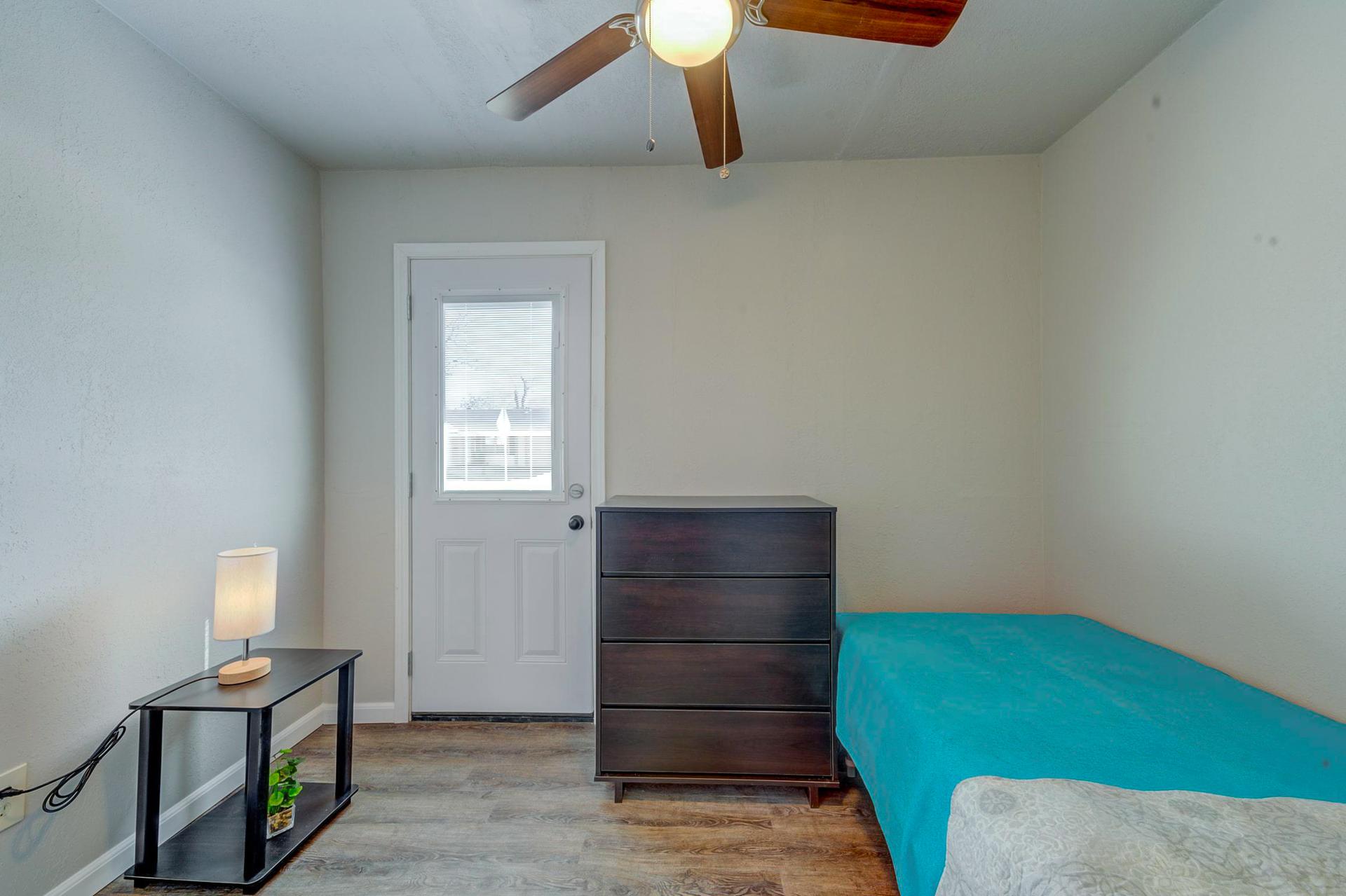 This room is smaller than average, hence the rate