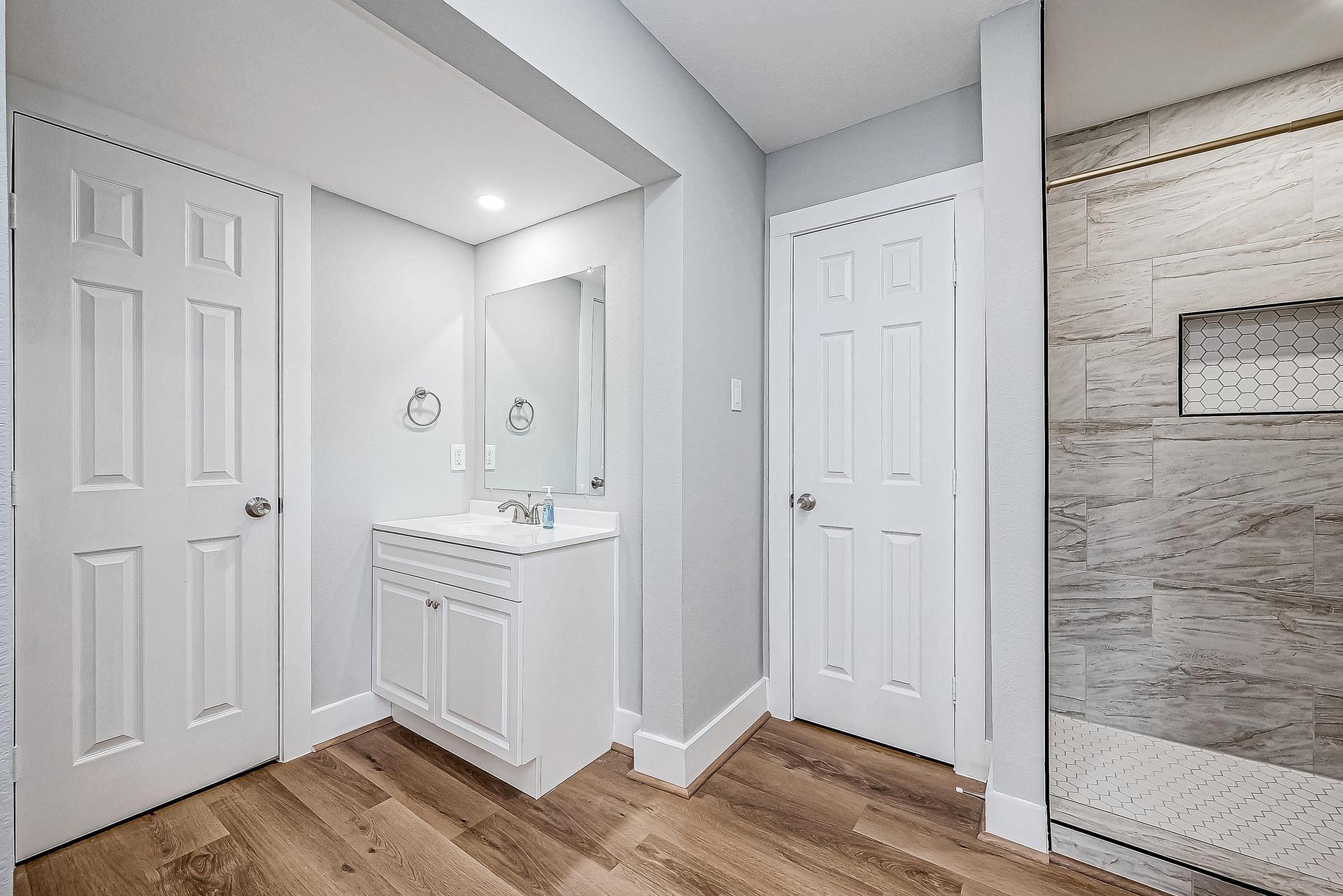 The Explorer's Private Ensuite Bathroom