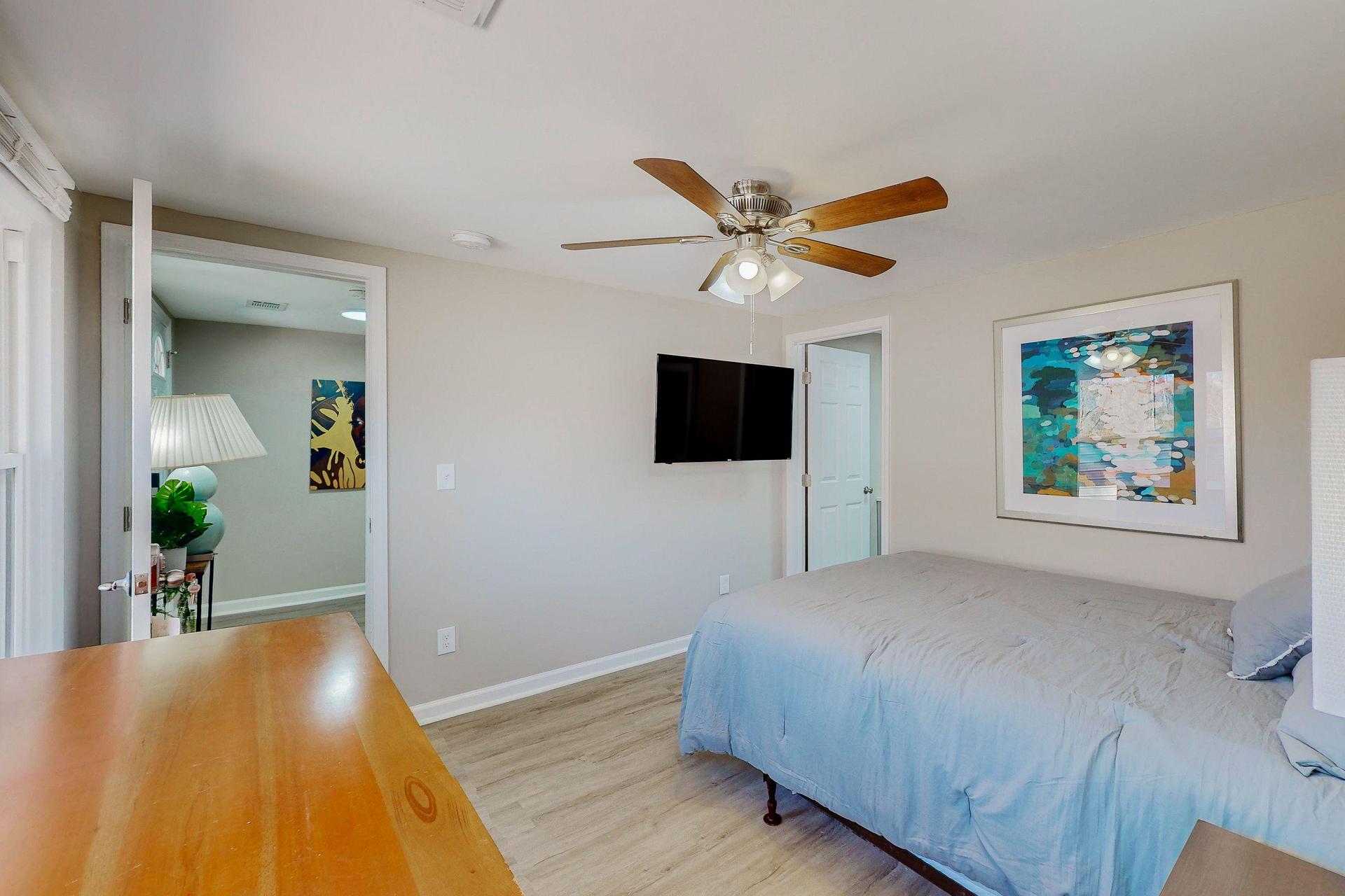 Queen size bedroom with private bath