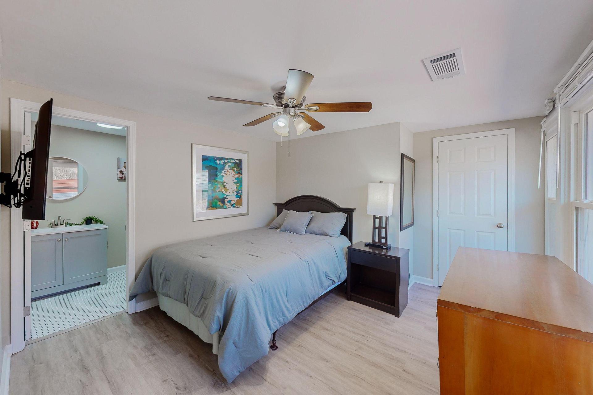 Queen size bedroom with private bath