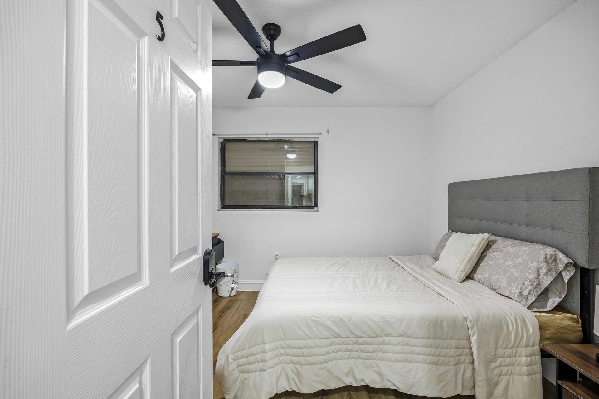 Disclaimer: This photo has been staged. Not all furnishings seen will be provided.