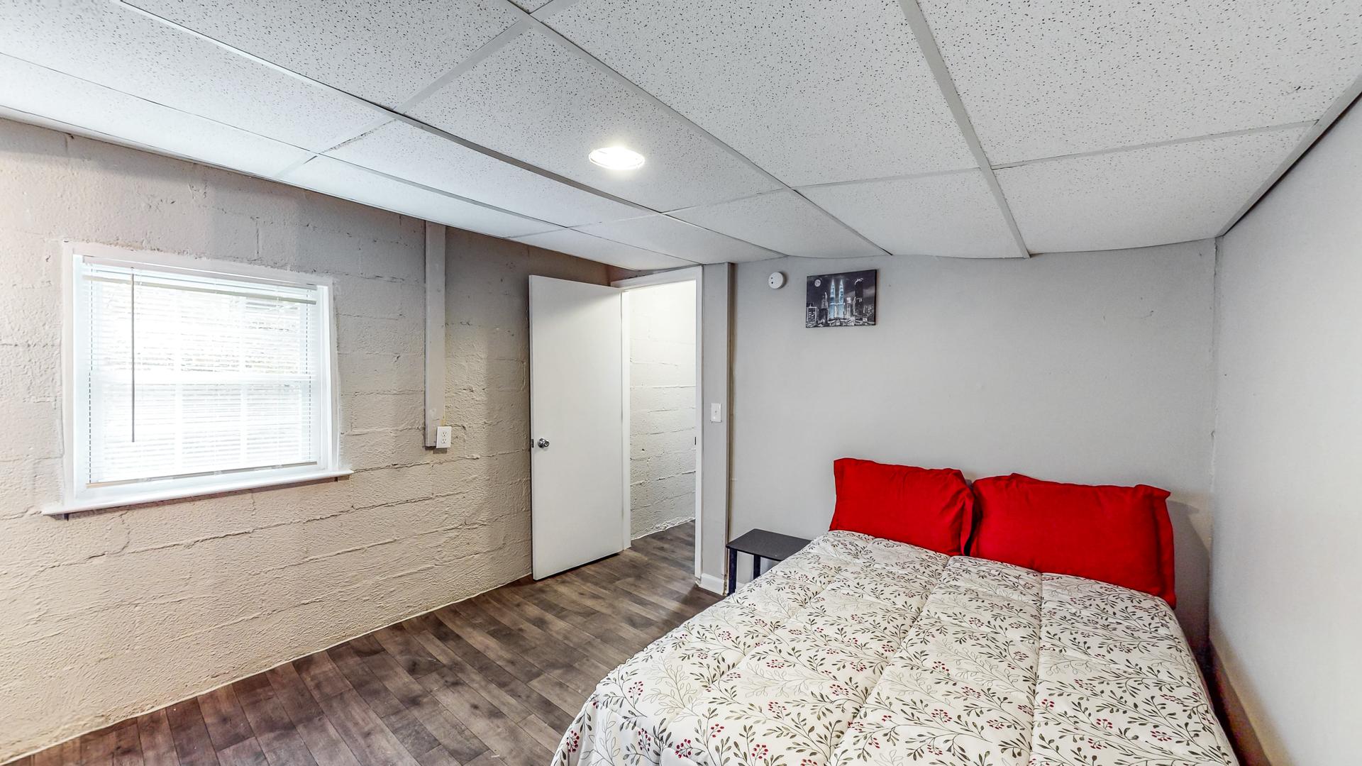 bedroom, detected: bed, window blind