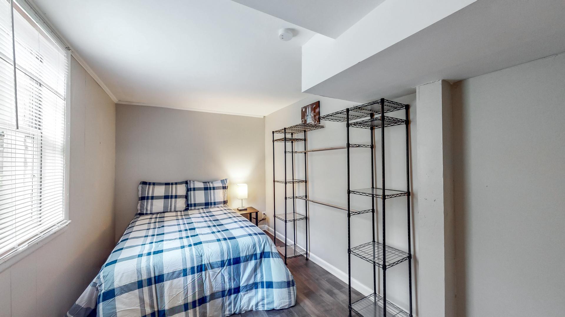 bedroom, detected: bed, window blind