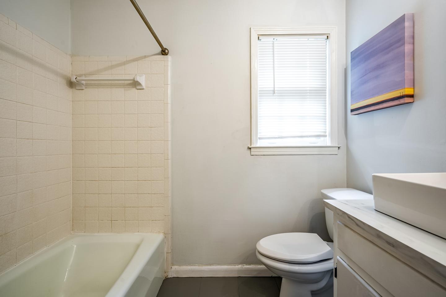 Bathroom(s)