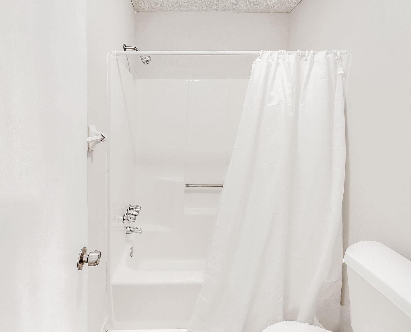 Bathroom(s)