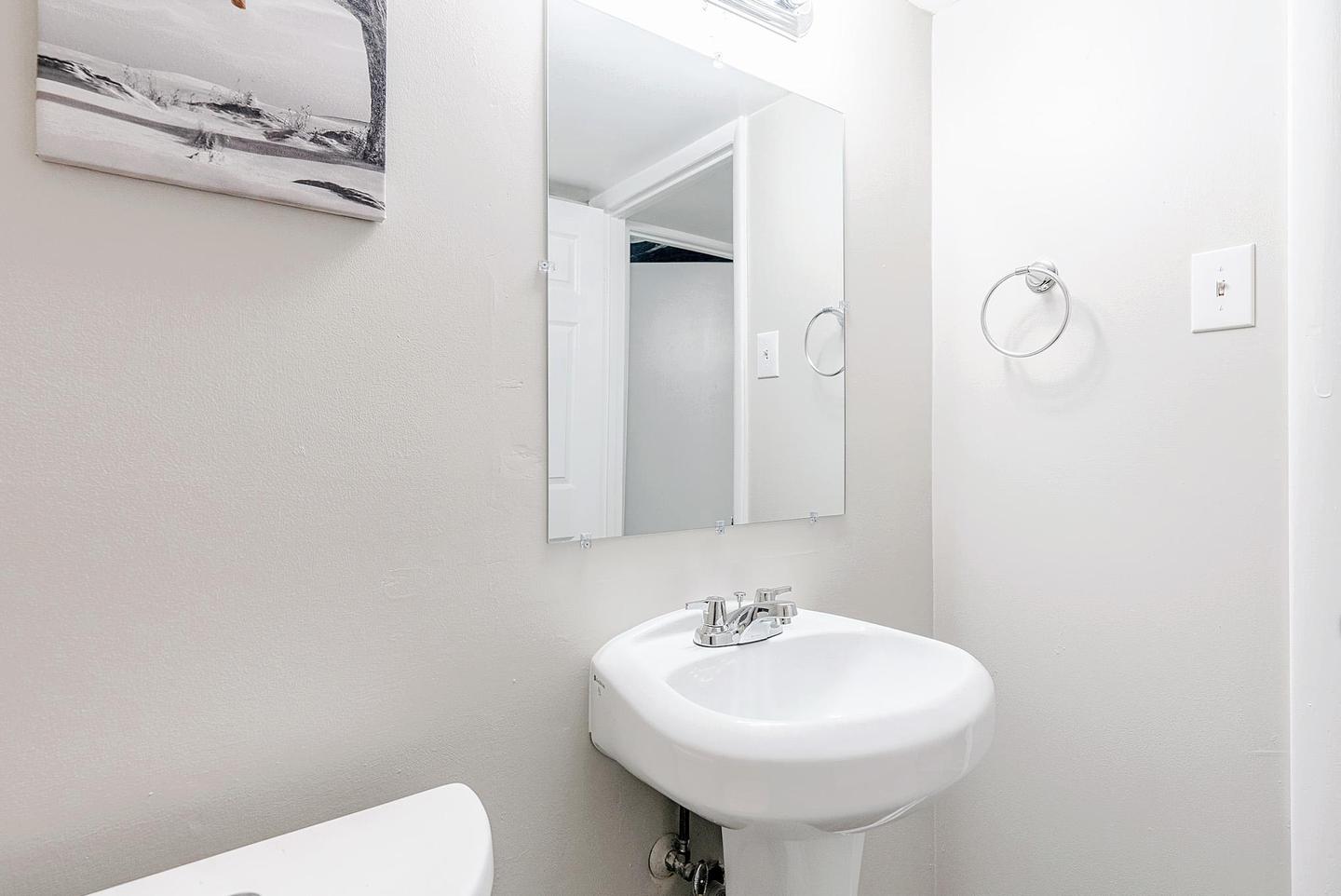 Bathroom(s)