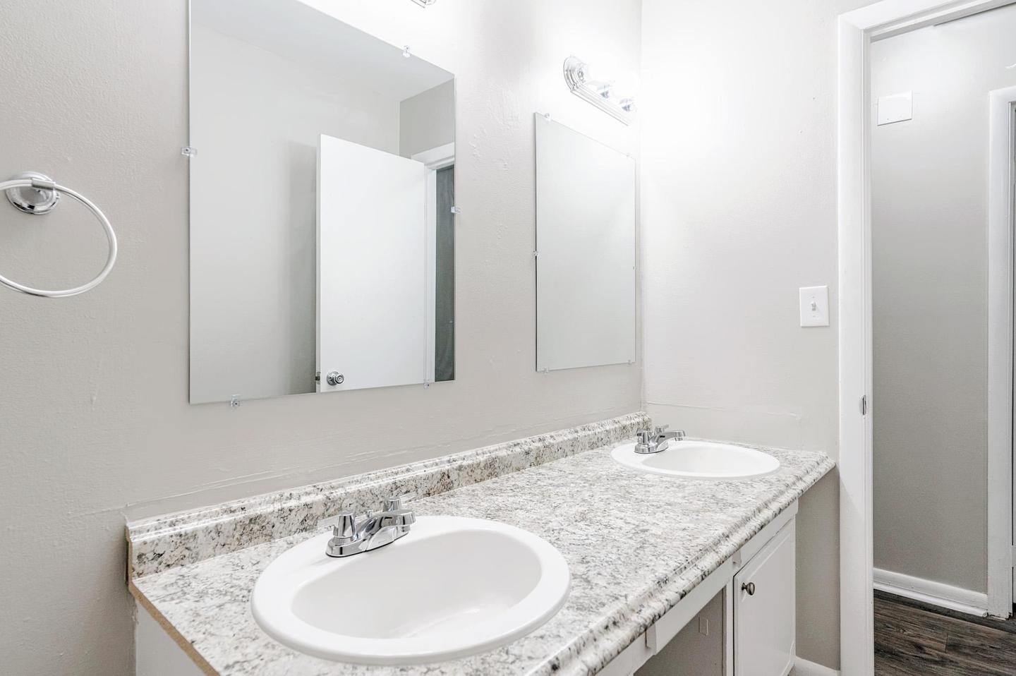 Bathroom(s)