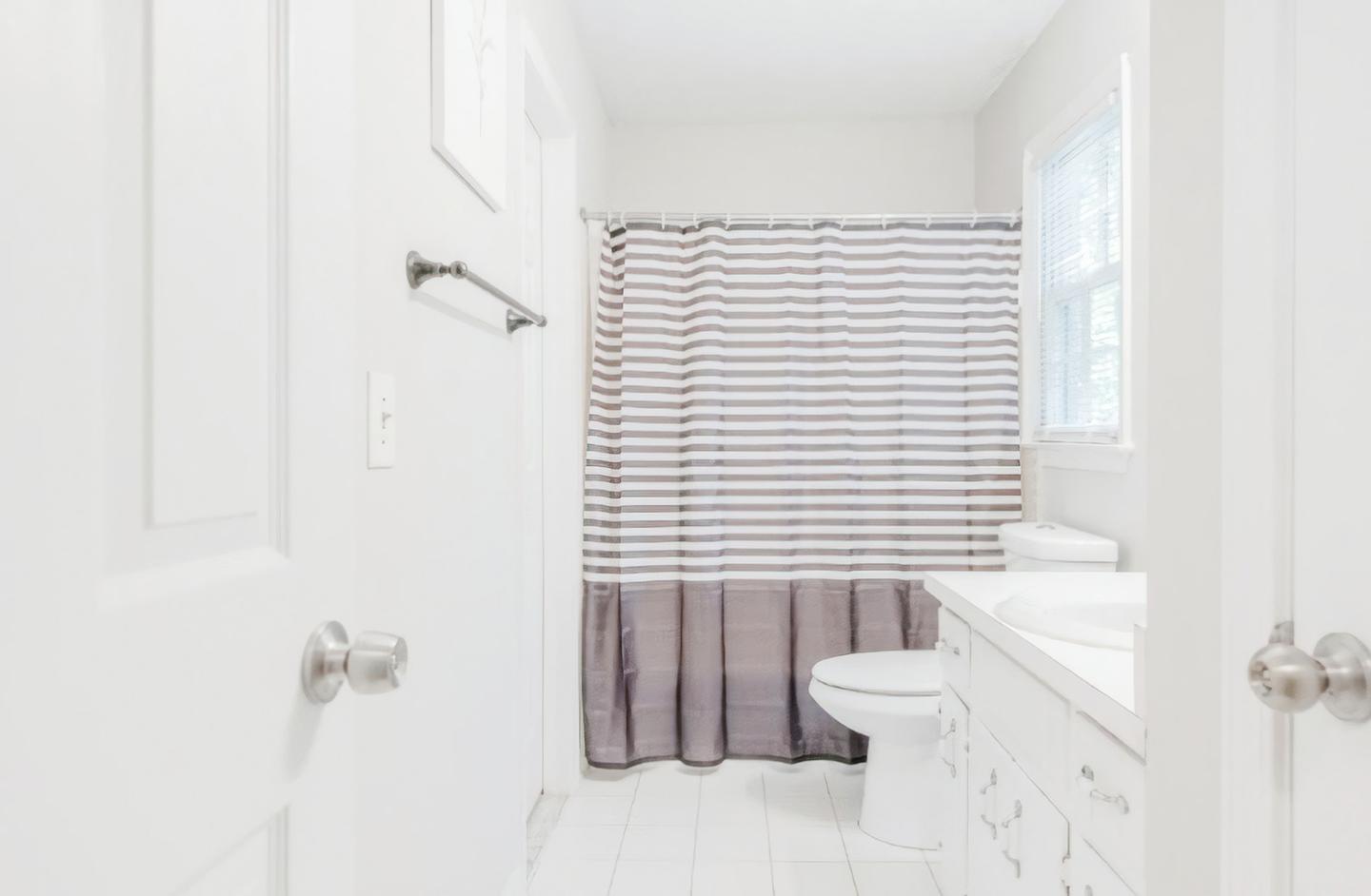 Bathroom(s)