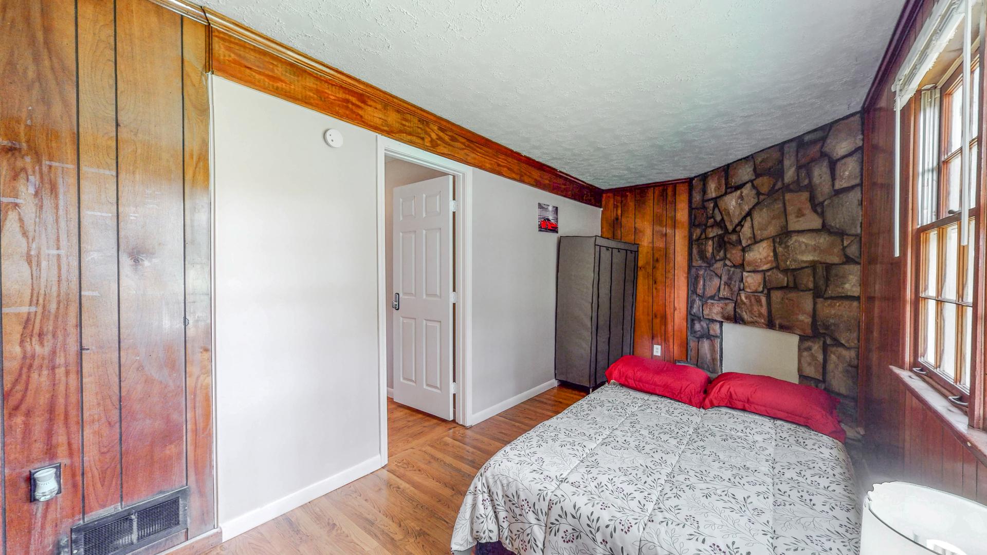 bedroom, detected: bed