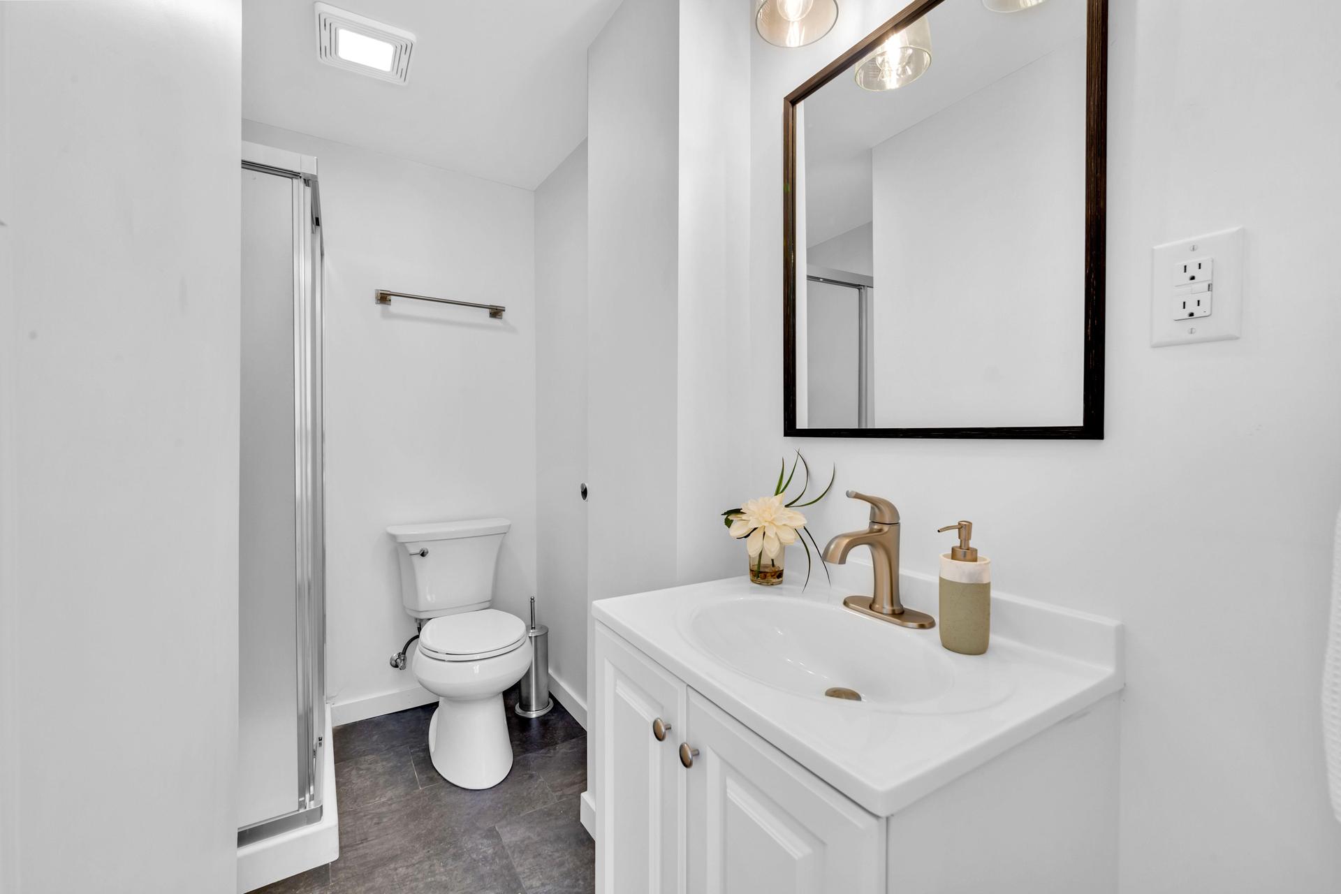 Private full bathroom in Bedroom #1