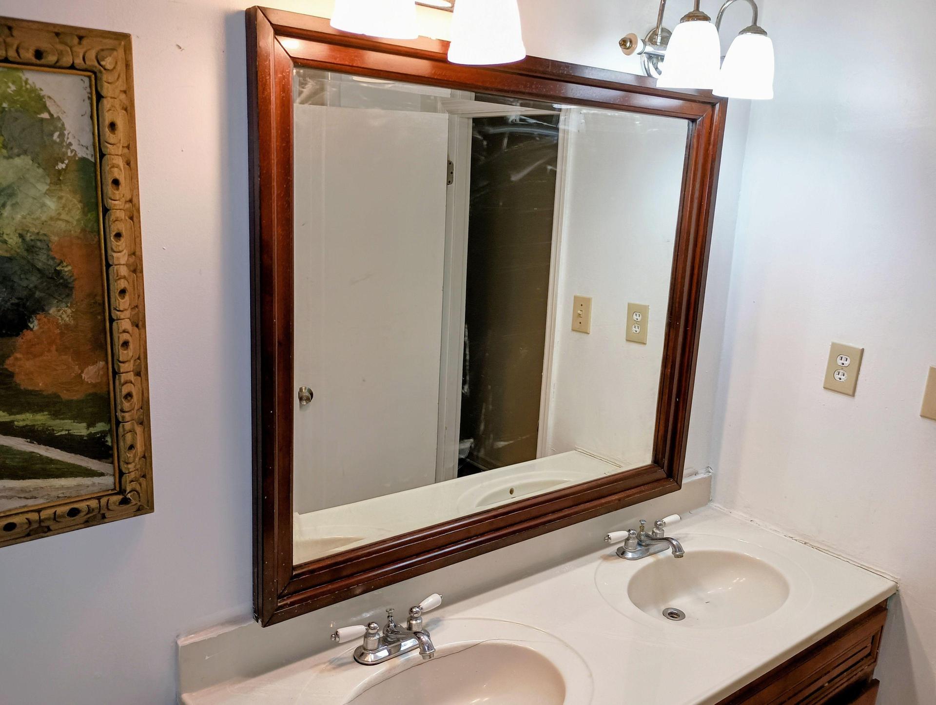 Share bath Mirror and vanity