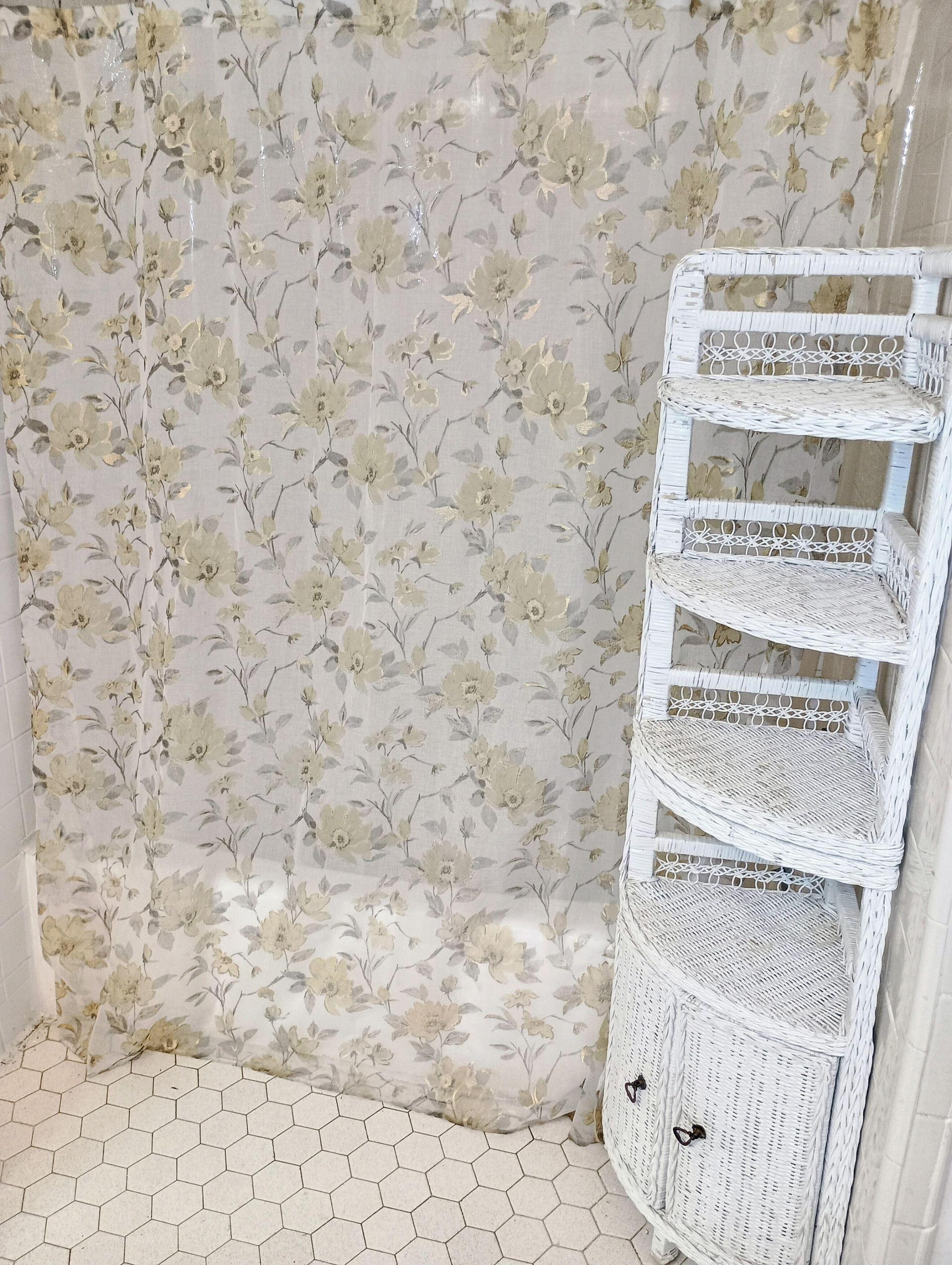 Share bath Shower and tub