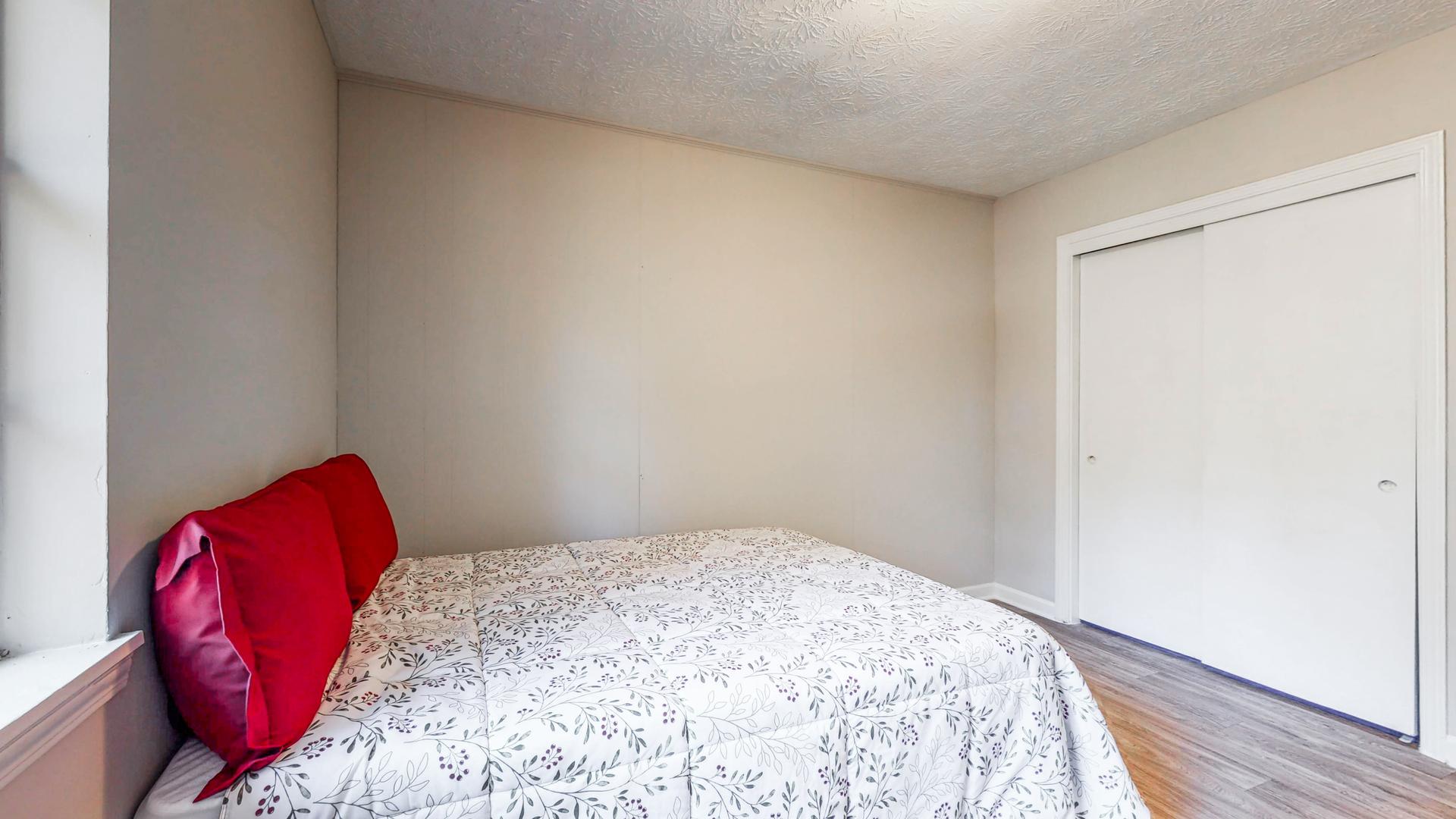 bedroom, detected: bed