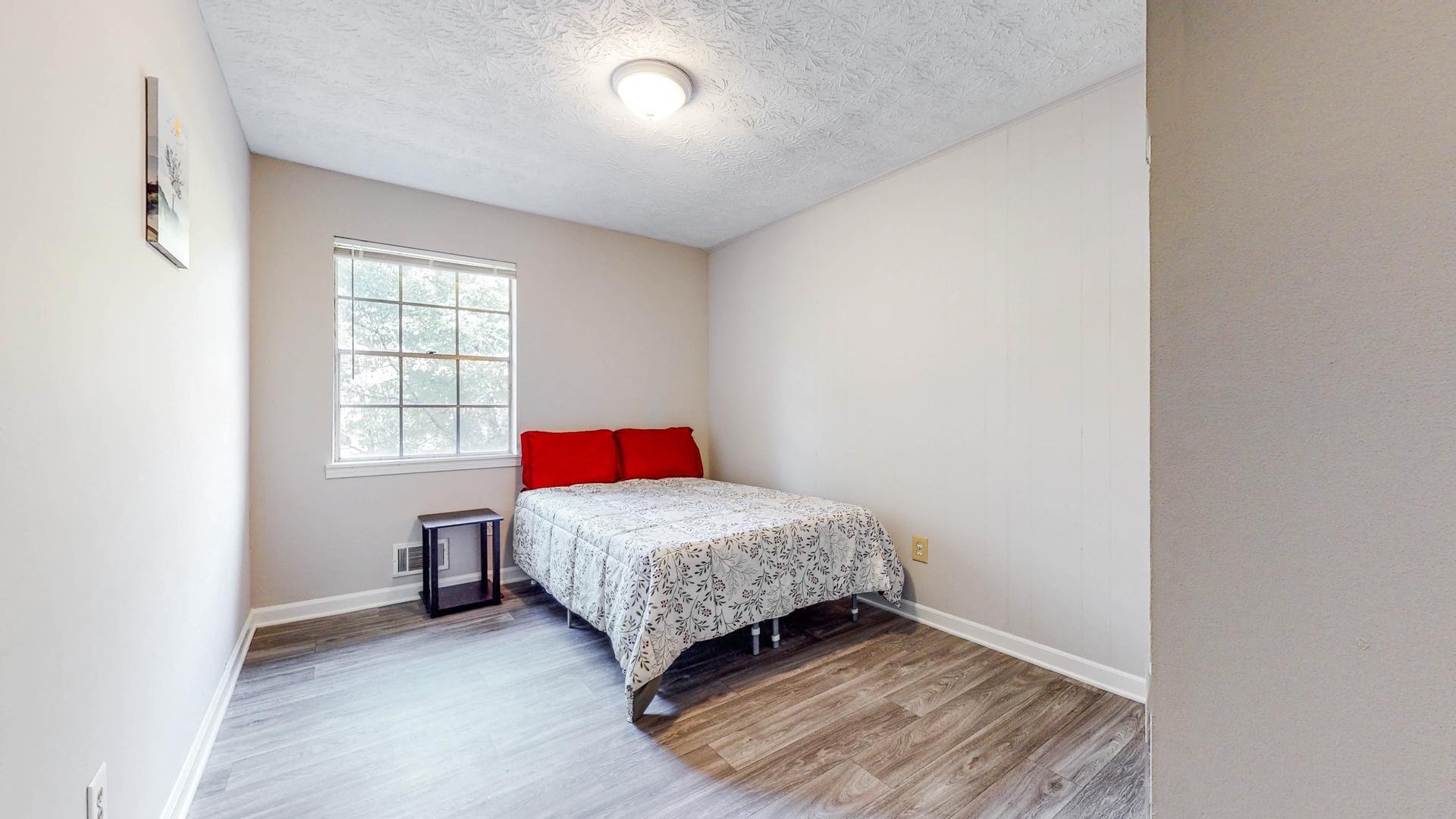 bedroom, detected: bed, window blind