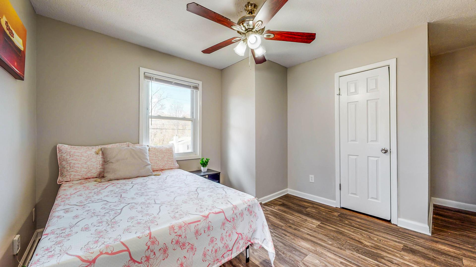 bedroom, detected: ceiling fan, window blind, bed