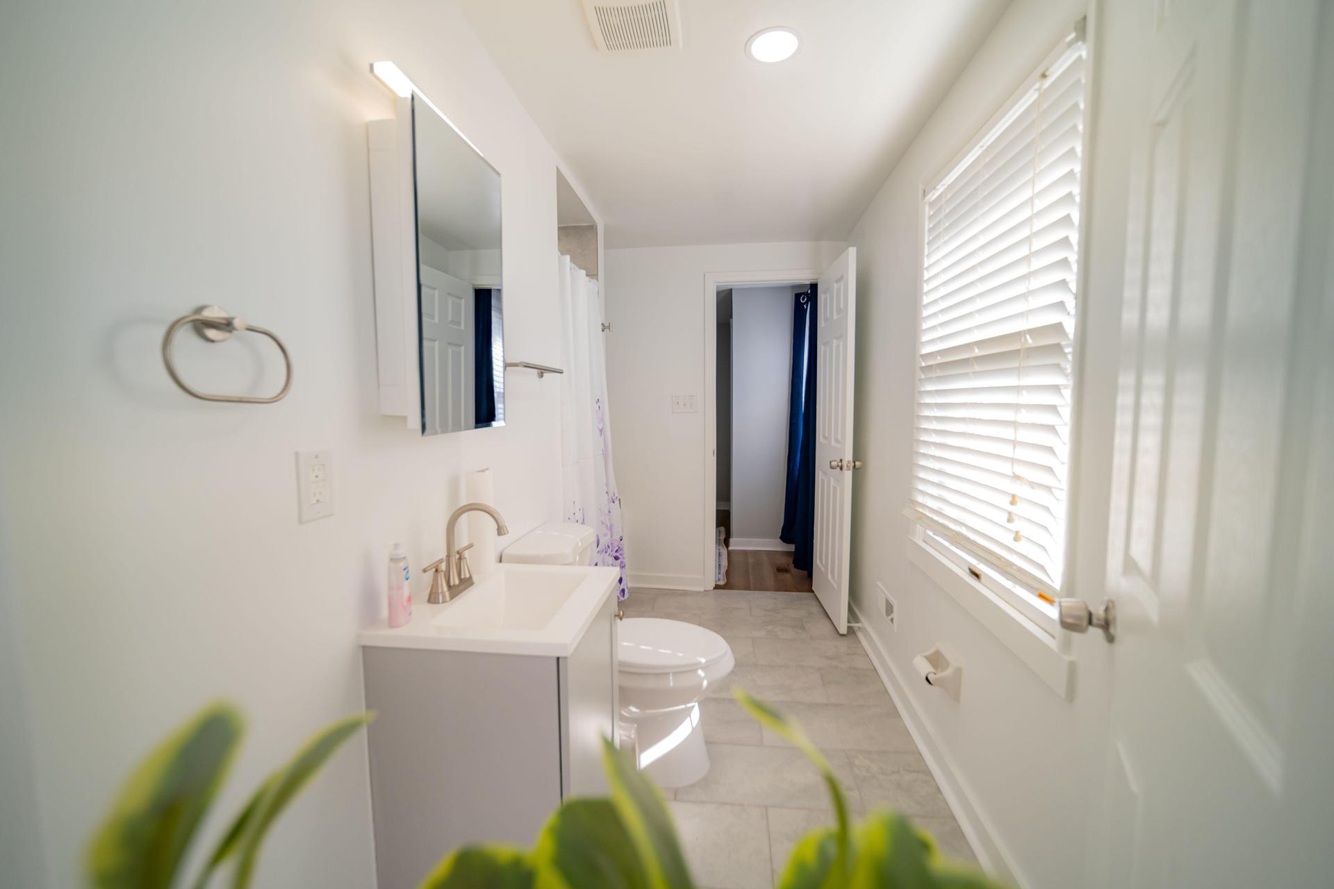 full bathroom for Bedroom 5 & Bedroom 6