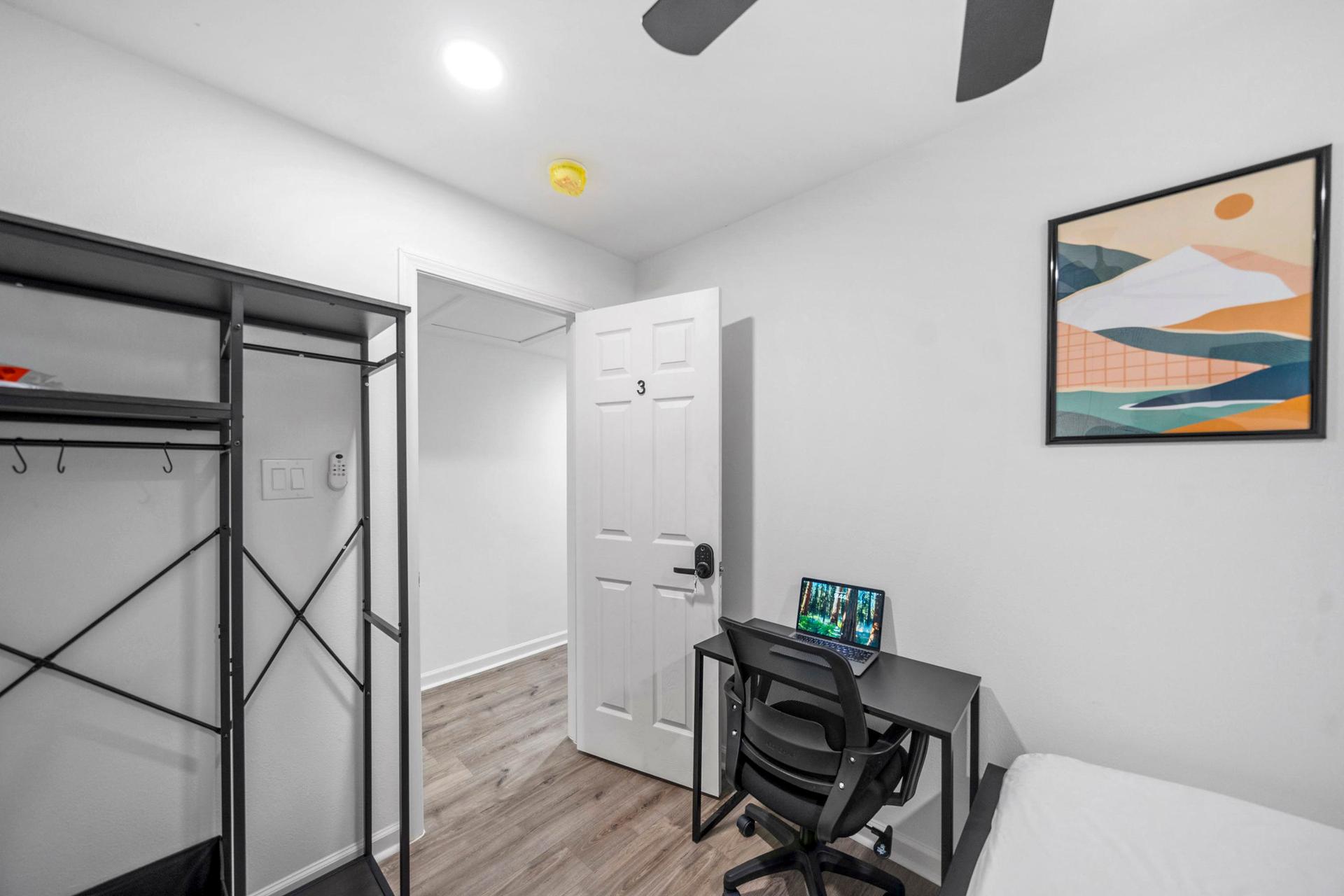 bedroom, detected:bed, ceiling fan