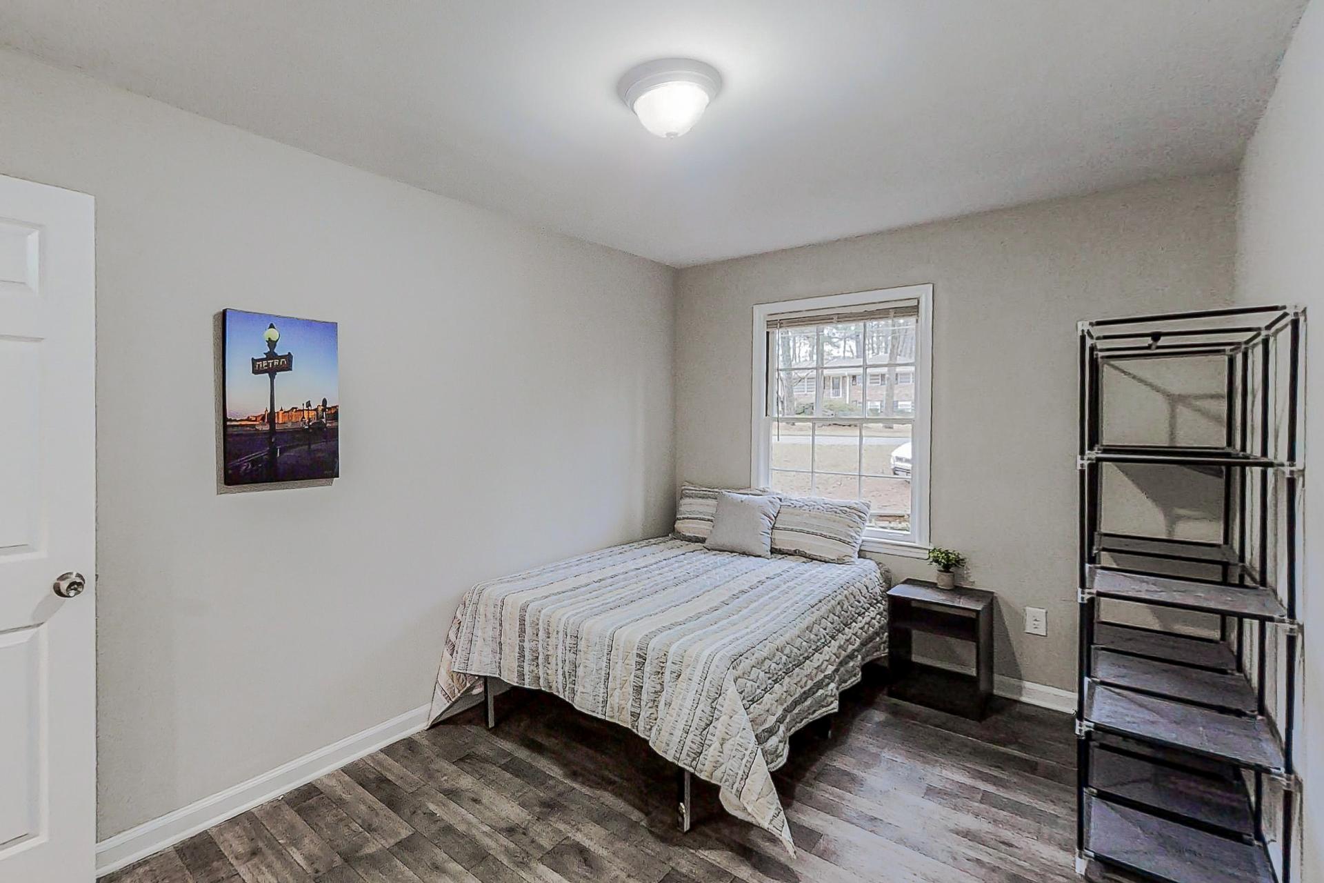 bedroom, detected: bed, window blind