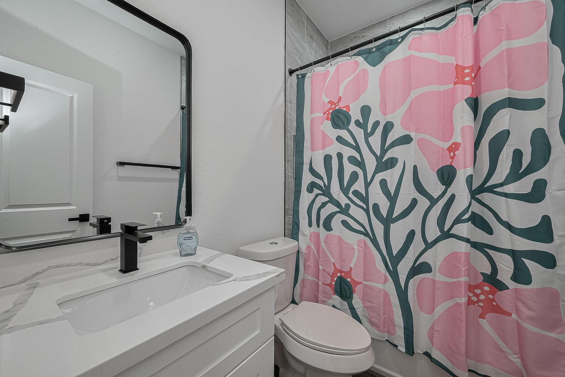 The Matisse's Private Ensuite Bathroom.