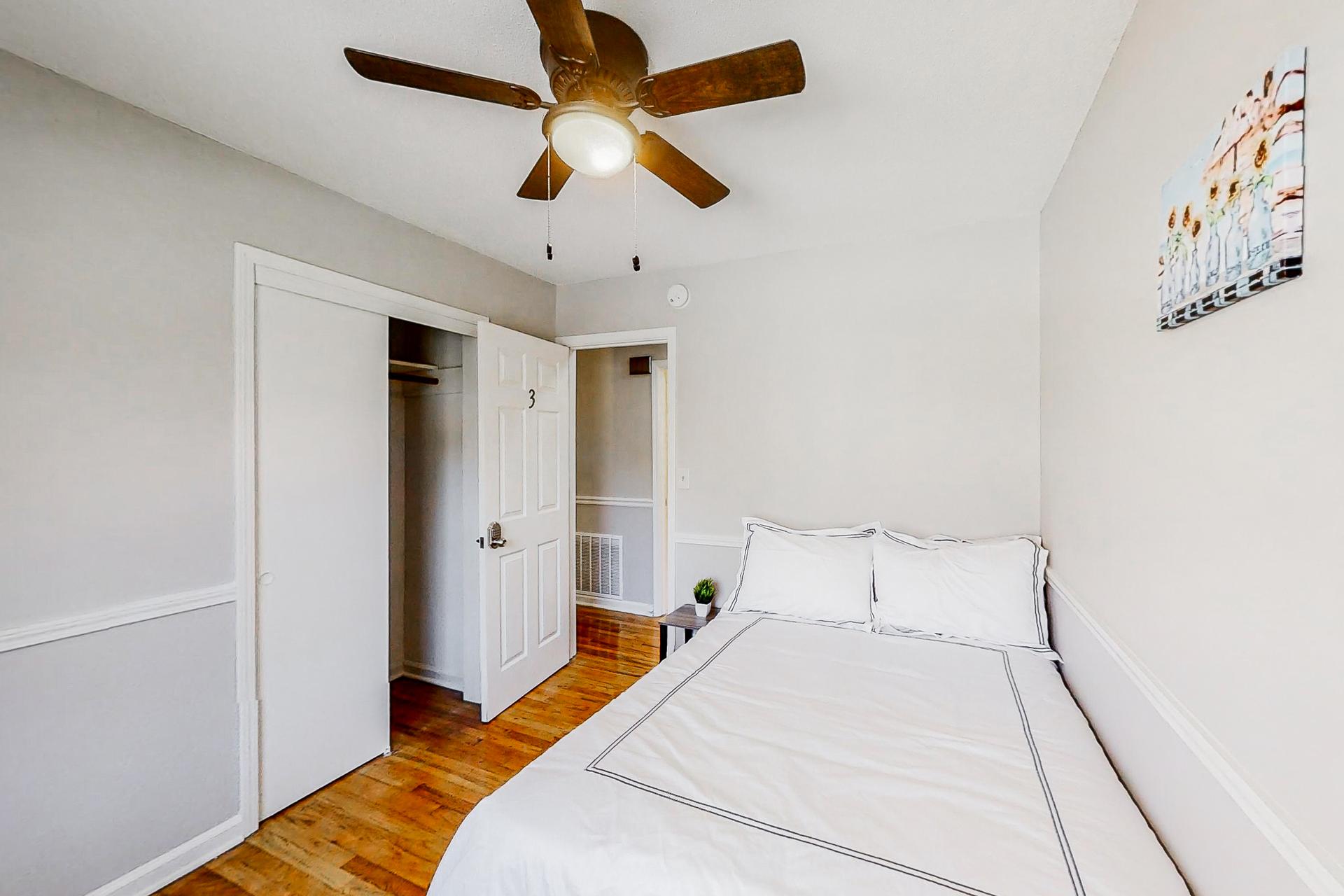 bedroom, detected: ceiling fan, bed, window blind