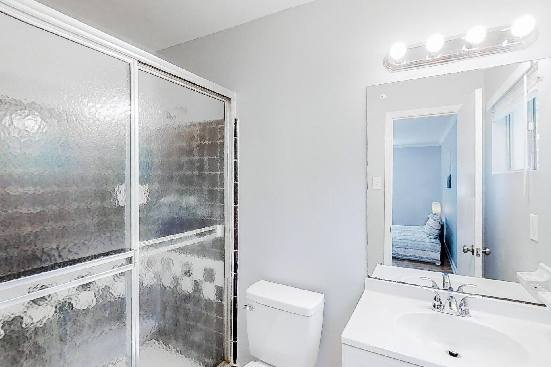 bathroom, detected:shower, window blind