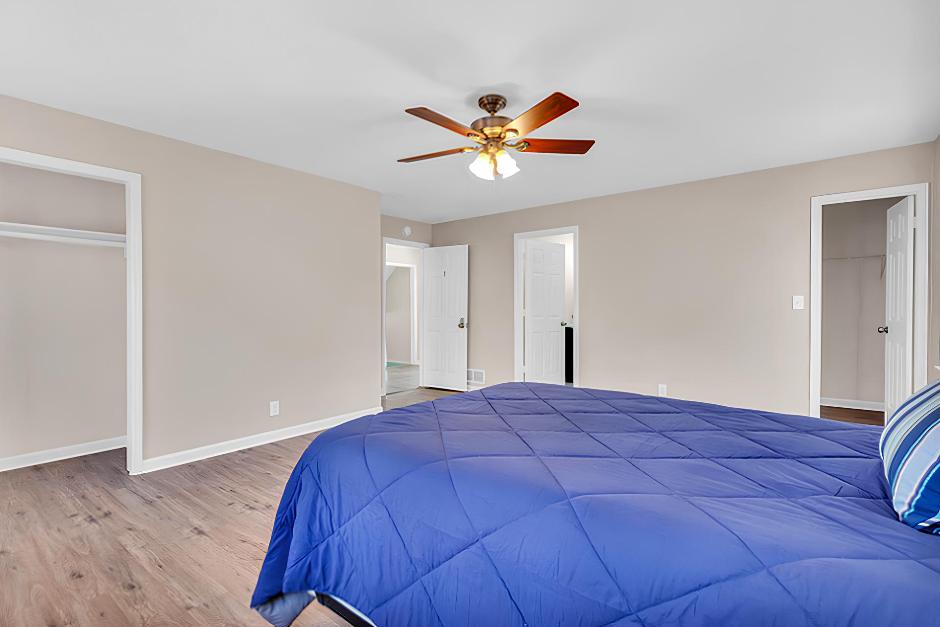 bedroom, detected: ceiling fan, window blind