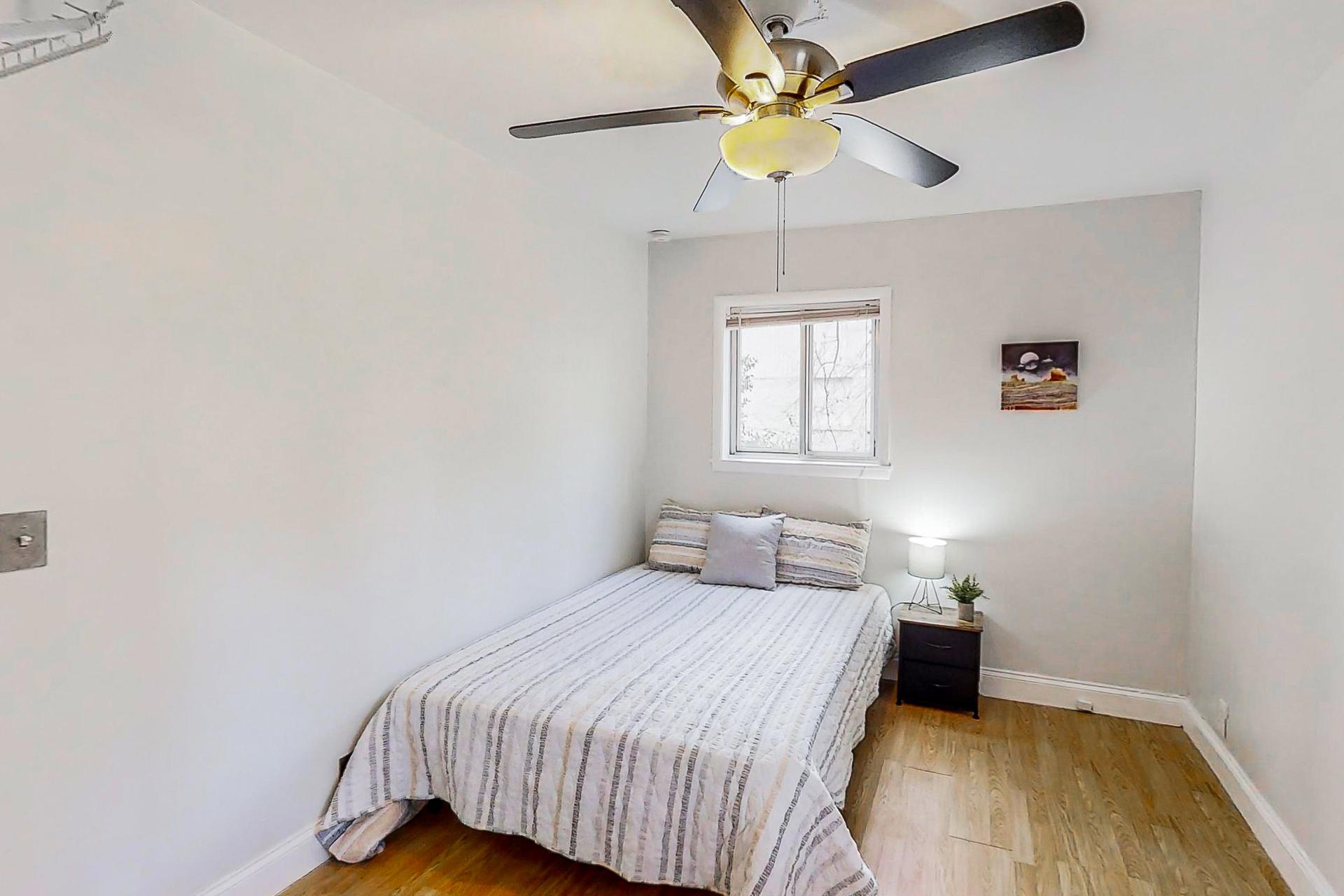 bedroom, detected: ceiling fan, window blind, bed