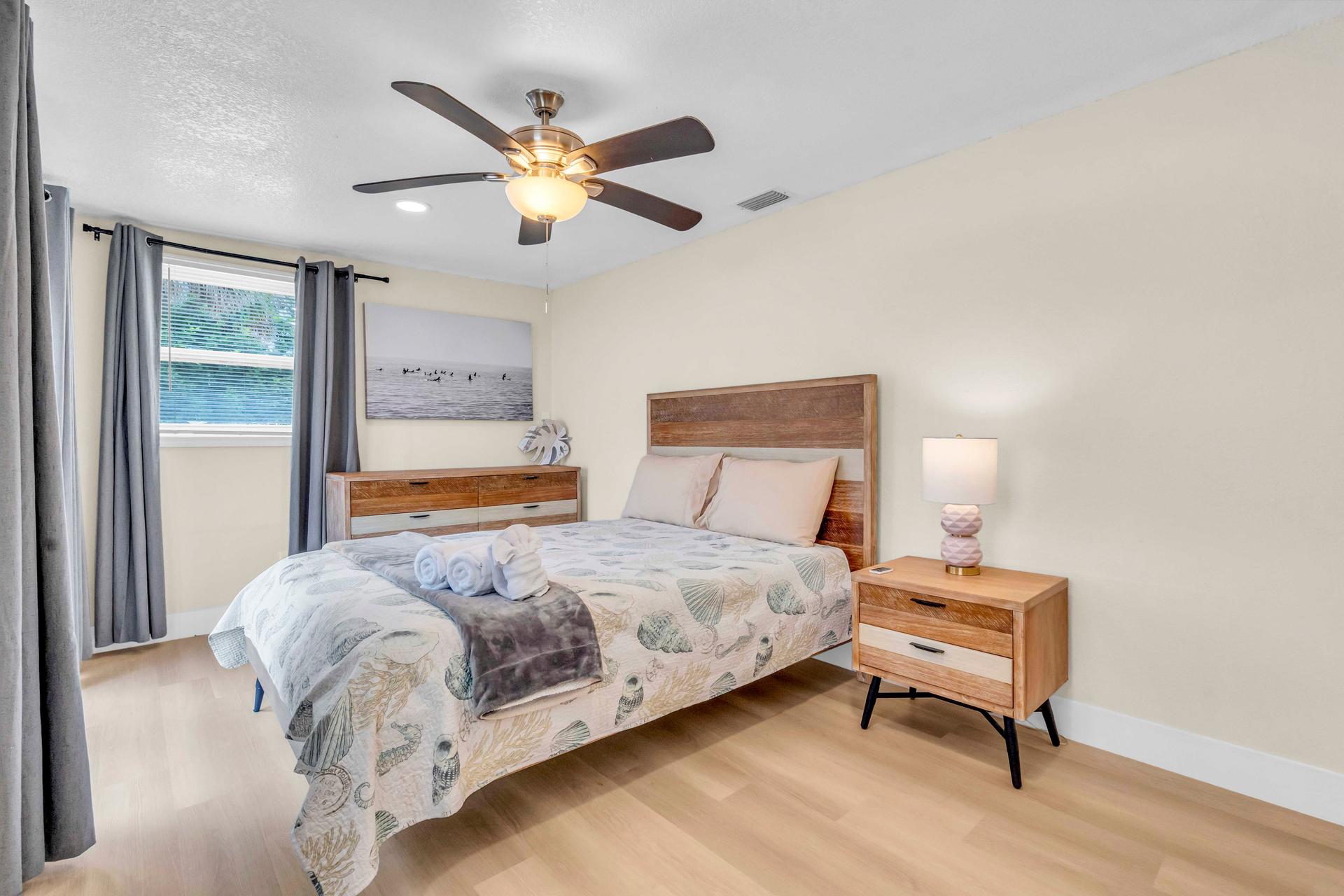 bedroom, detected:bed, ceiling fan