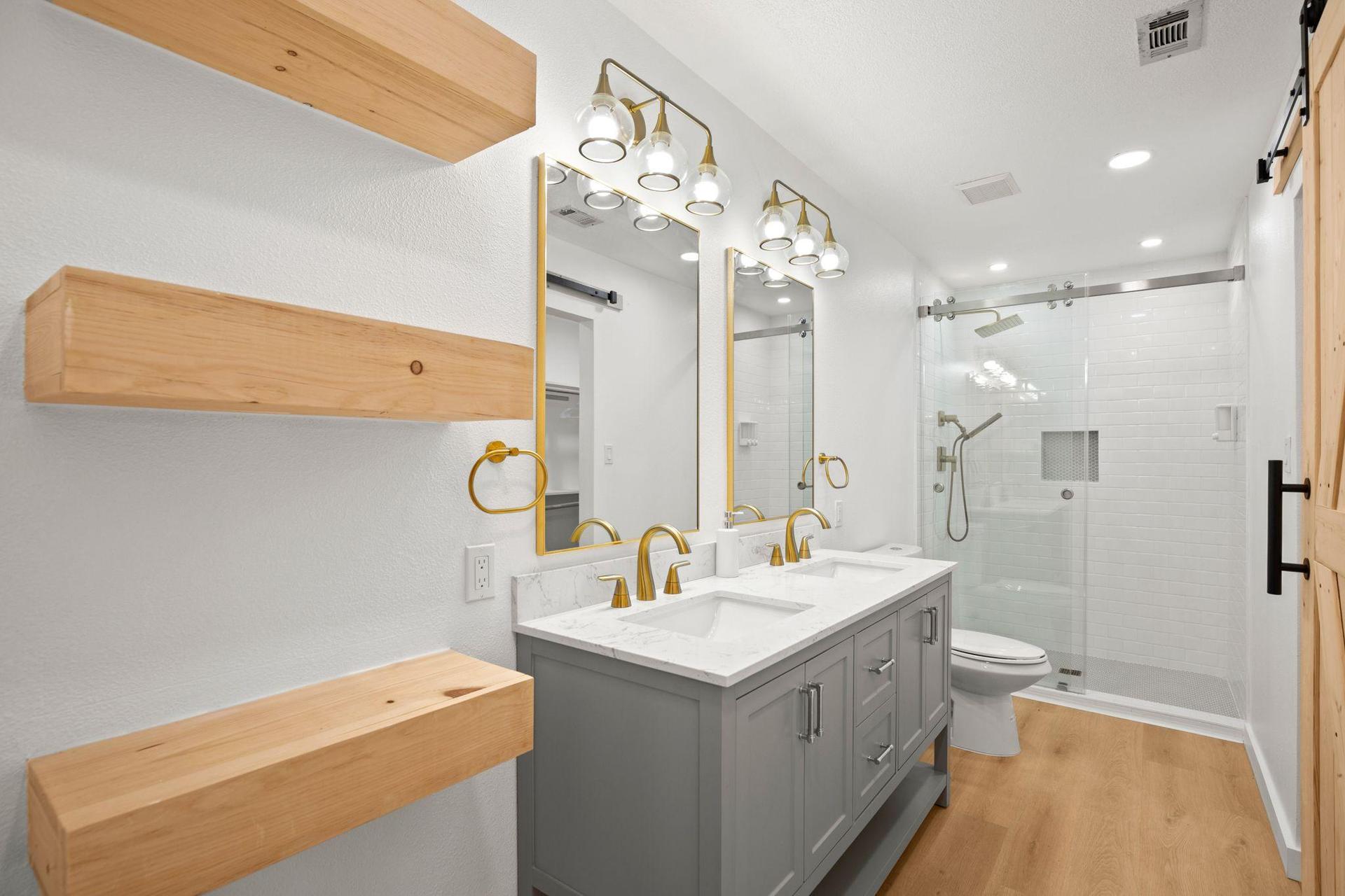 Bedroom 1 Private Bathroom. Newly Renovated.