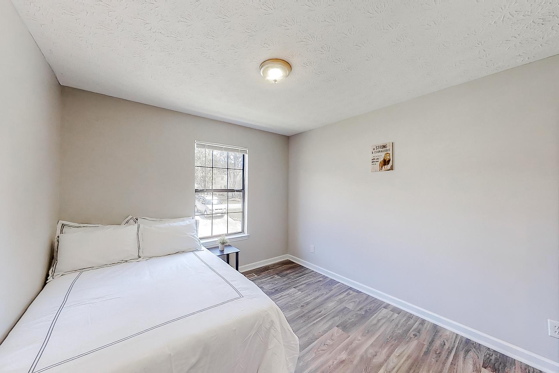 bedroom, detected: bed, window blind