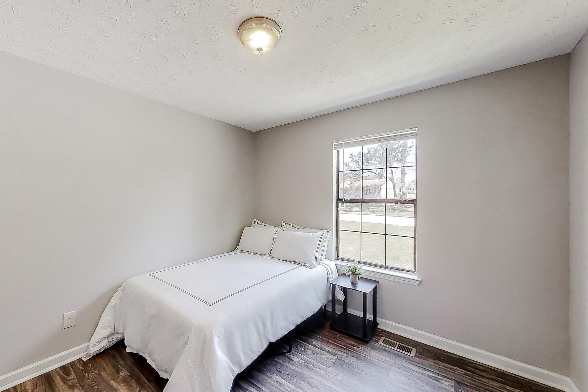 bedroom, detected: bed, window blind