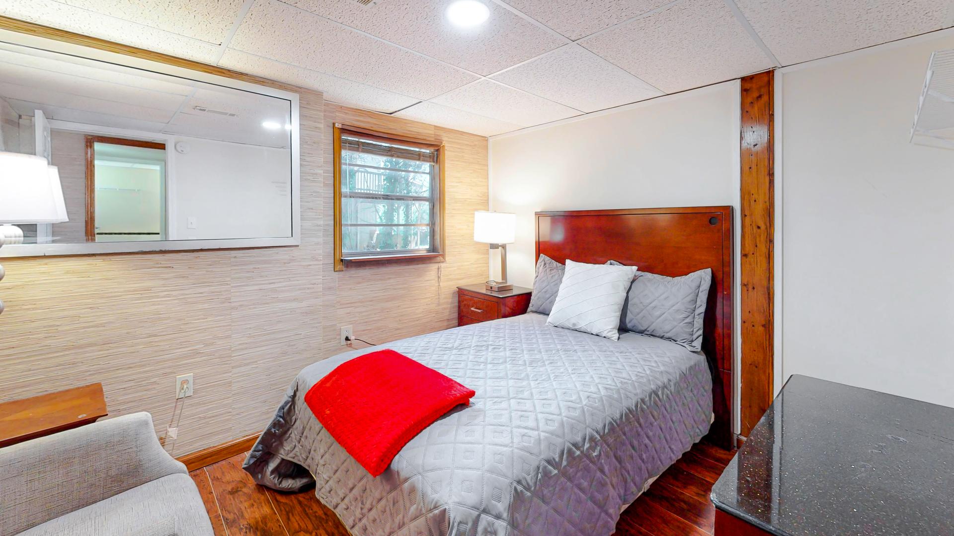 bedroom, detected: bed