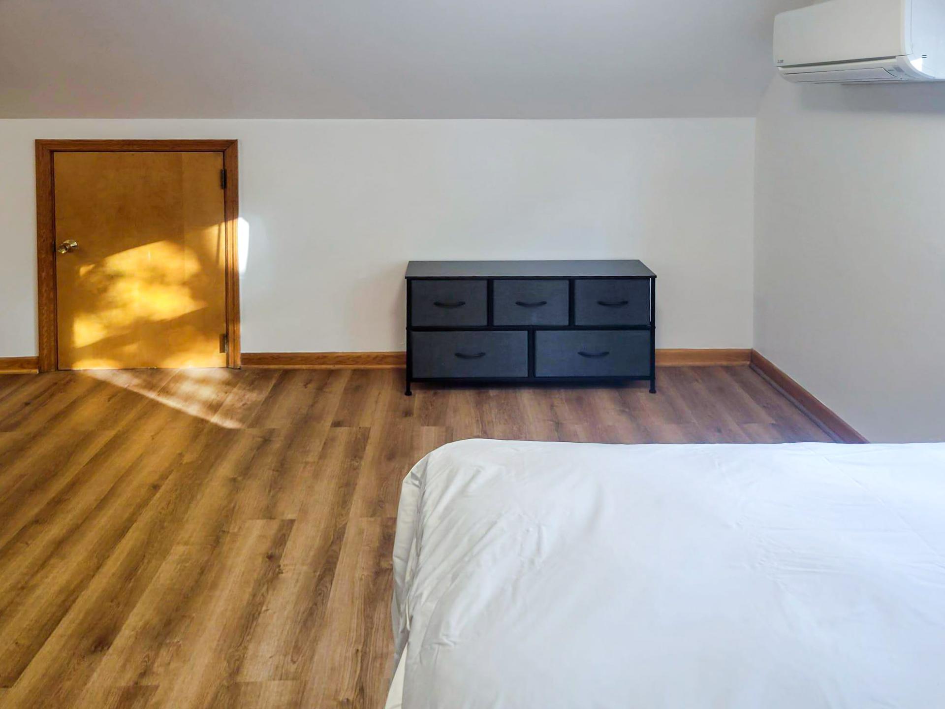 bedroom, detected: bed