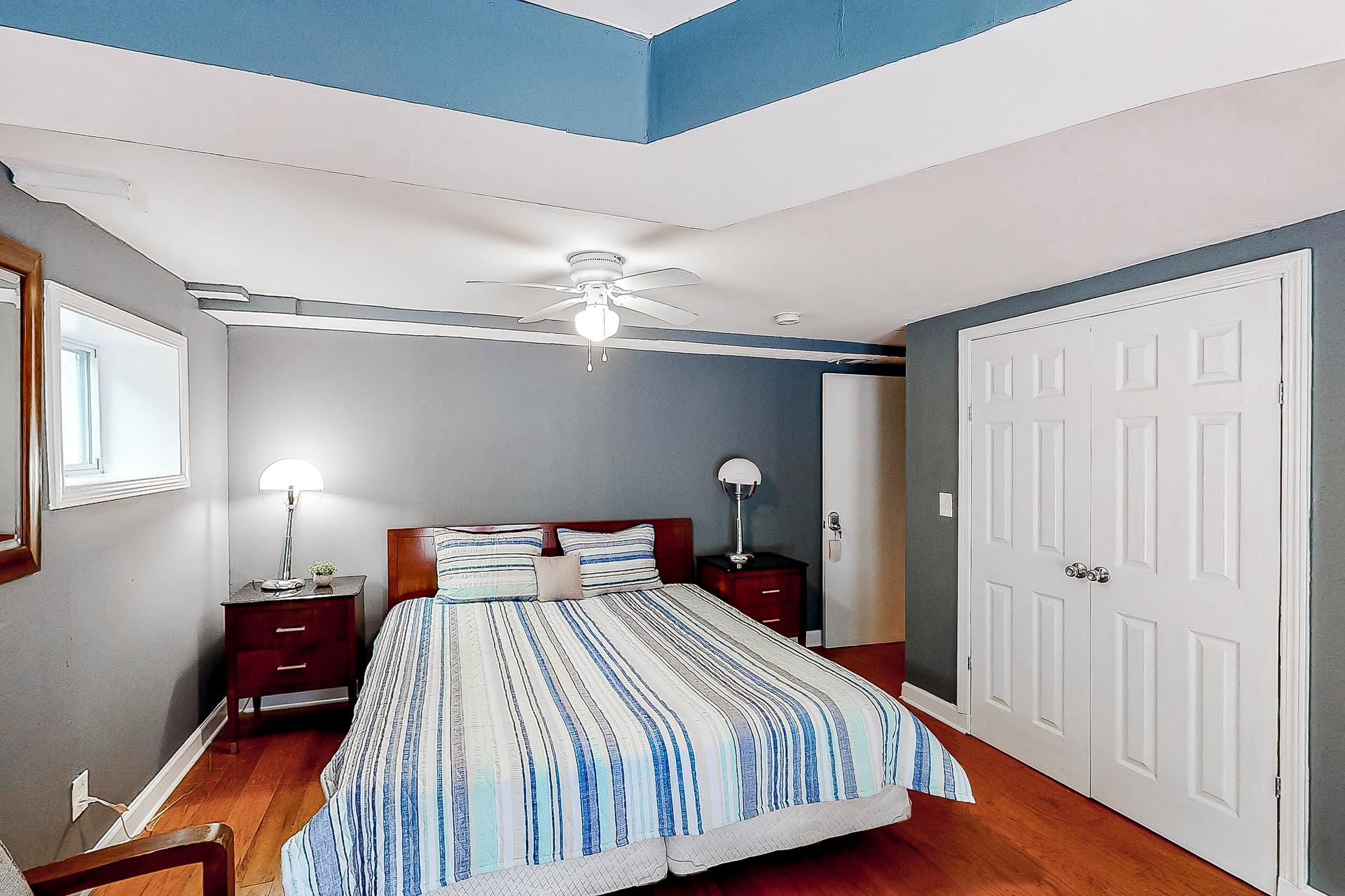 bedroom, detected: bed, ceiling fan, window blind