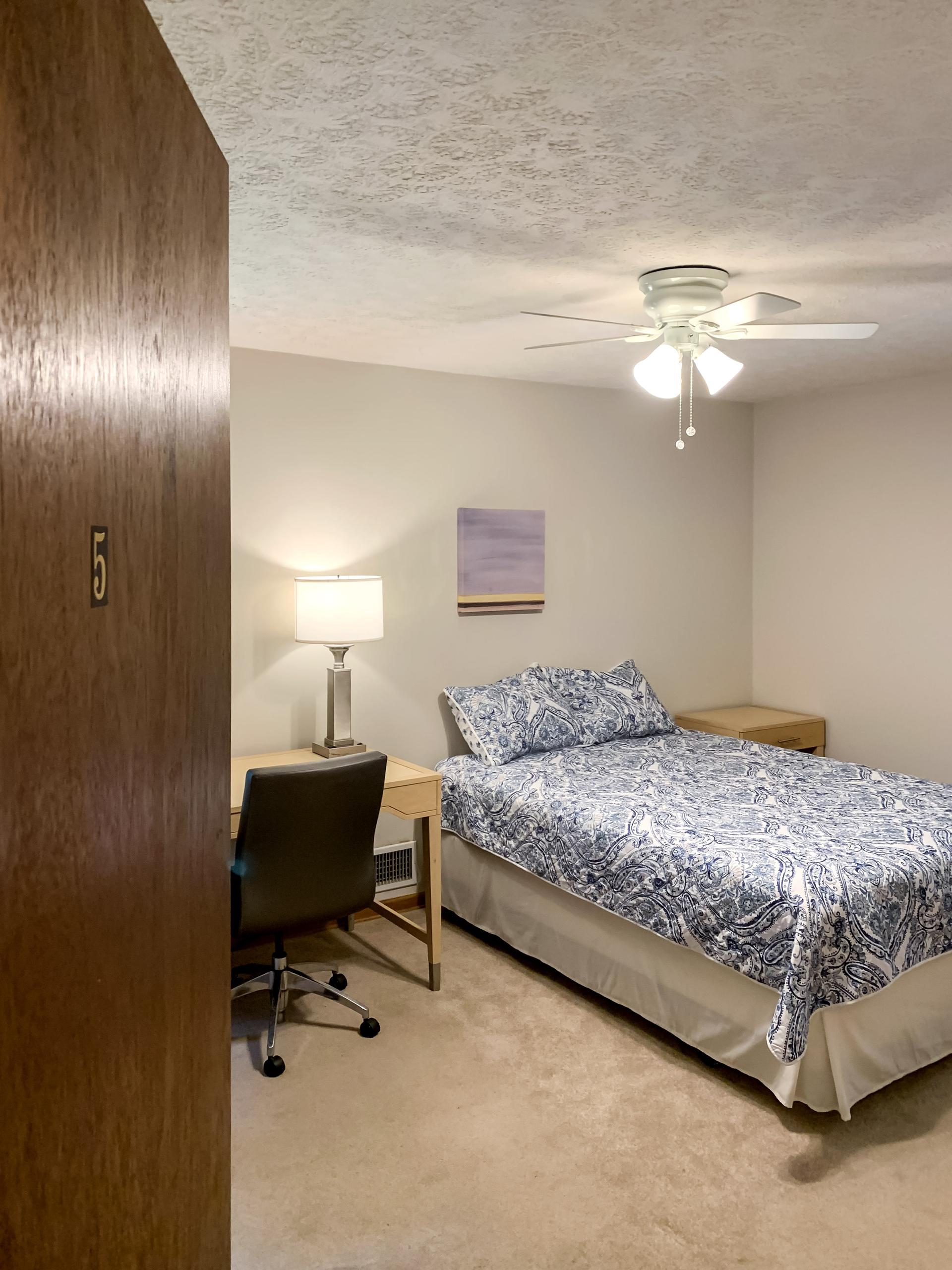 bedroom, detected: ceiling fan, bed