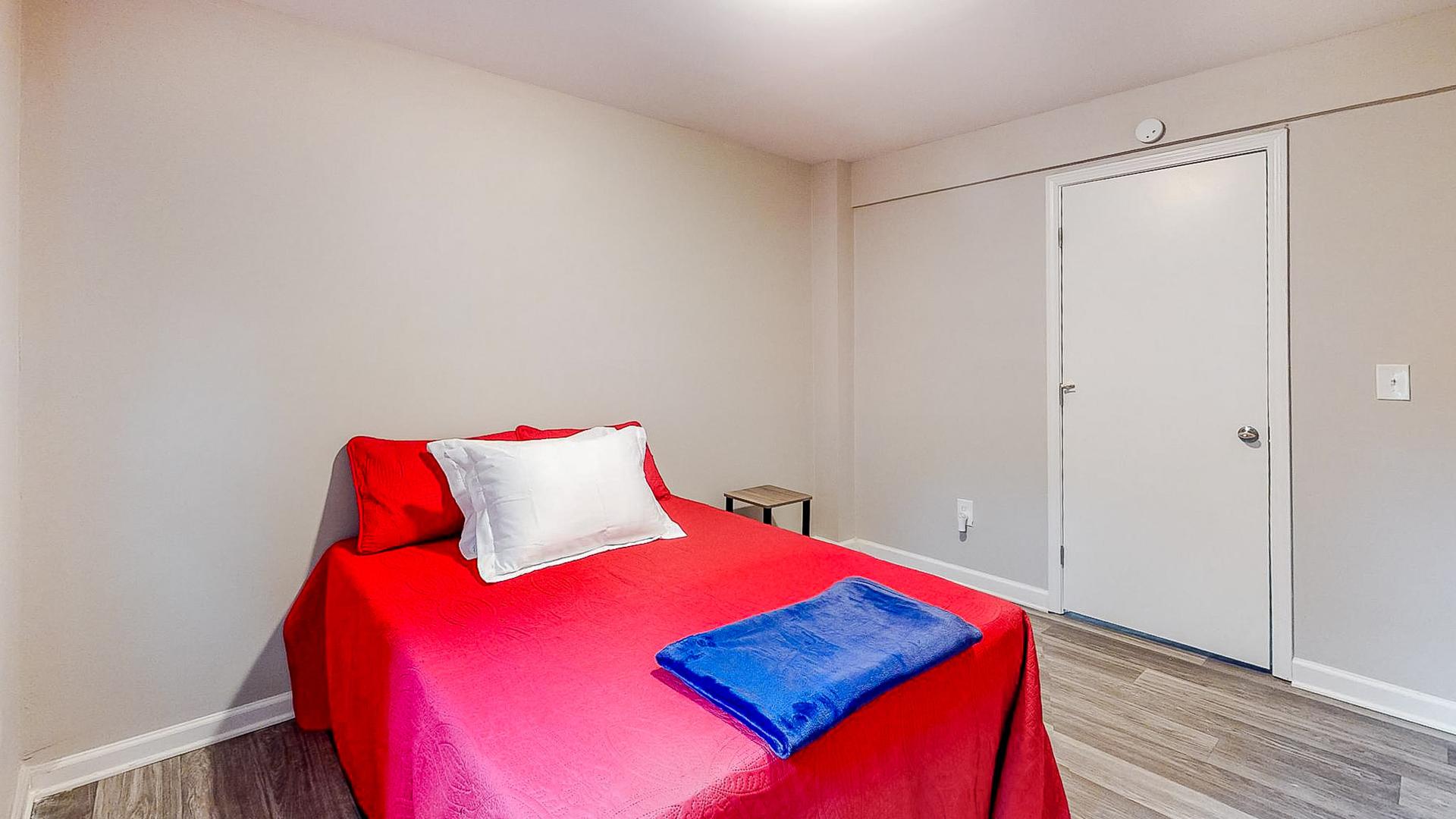 bedroom, detected: bed