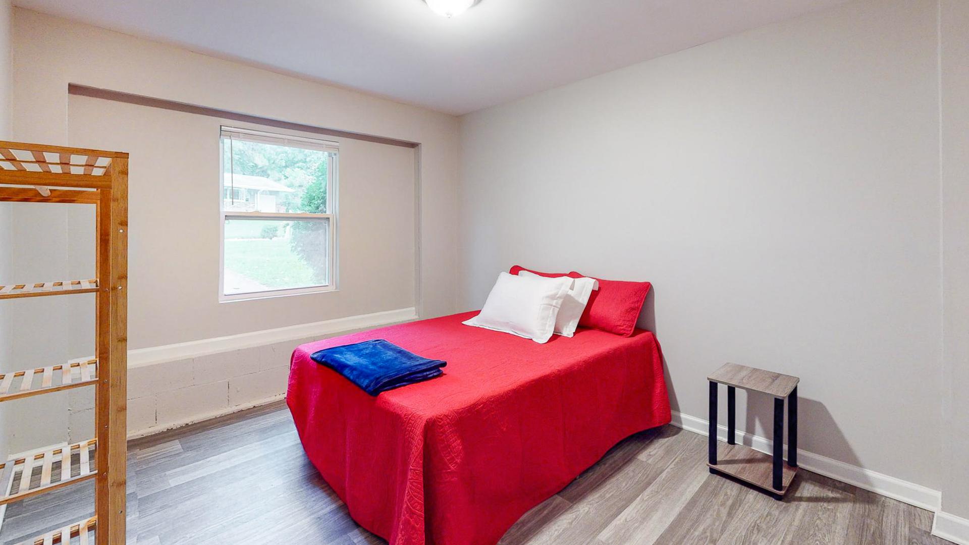 bedroom, detected: bed