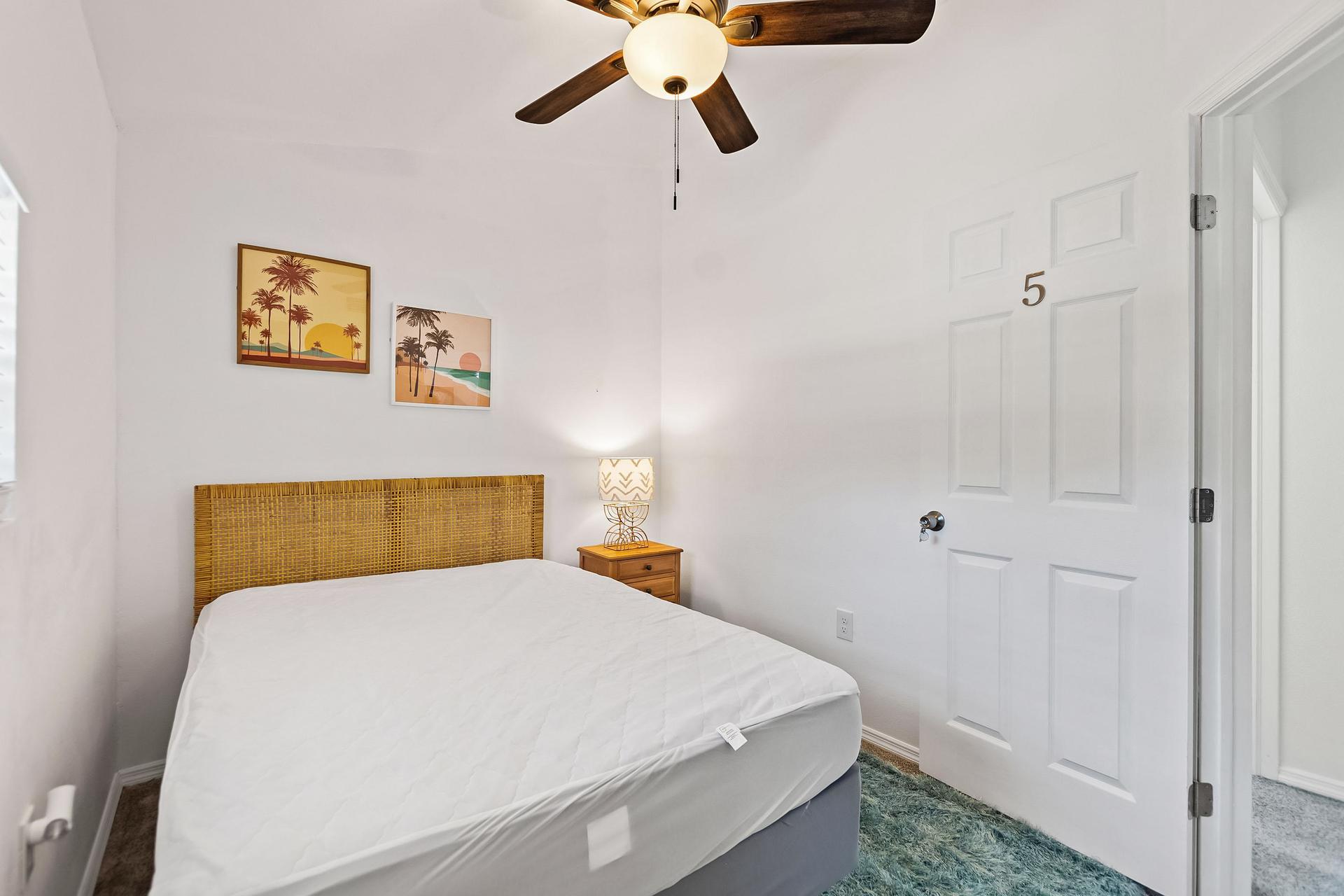 bedroom, detected: ceiling fan, bed, window blind