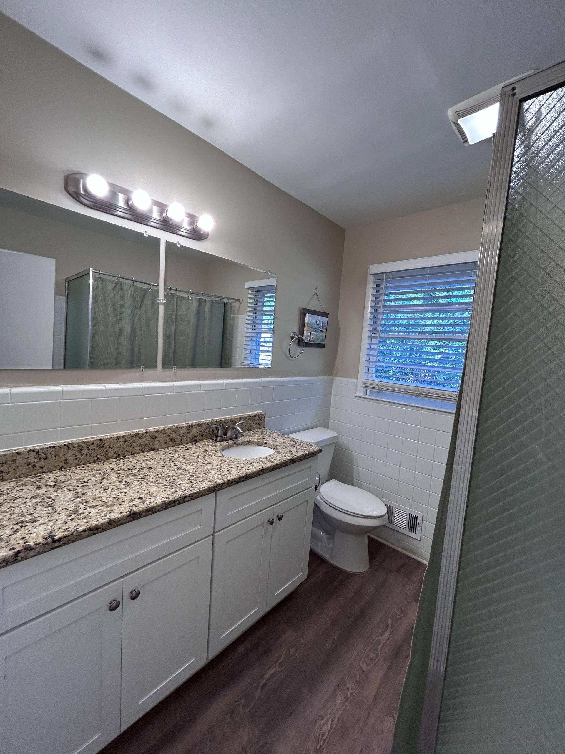 Shared Bathroom for 3 - Rostered Cleaning