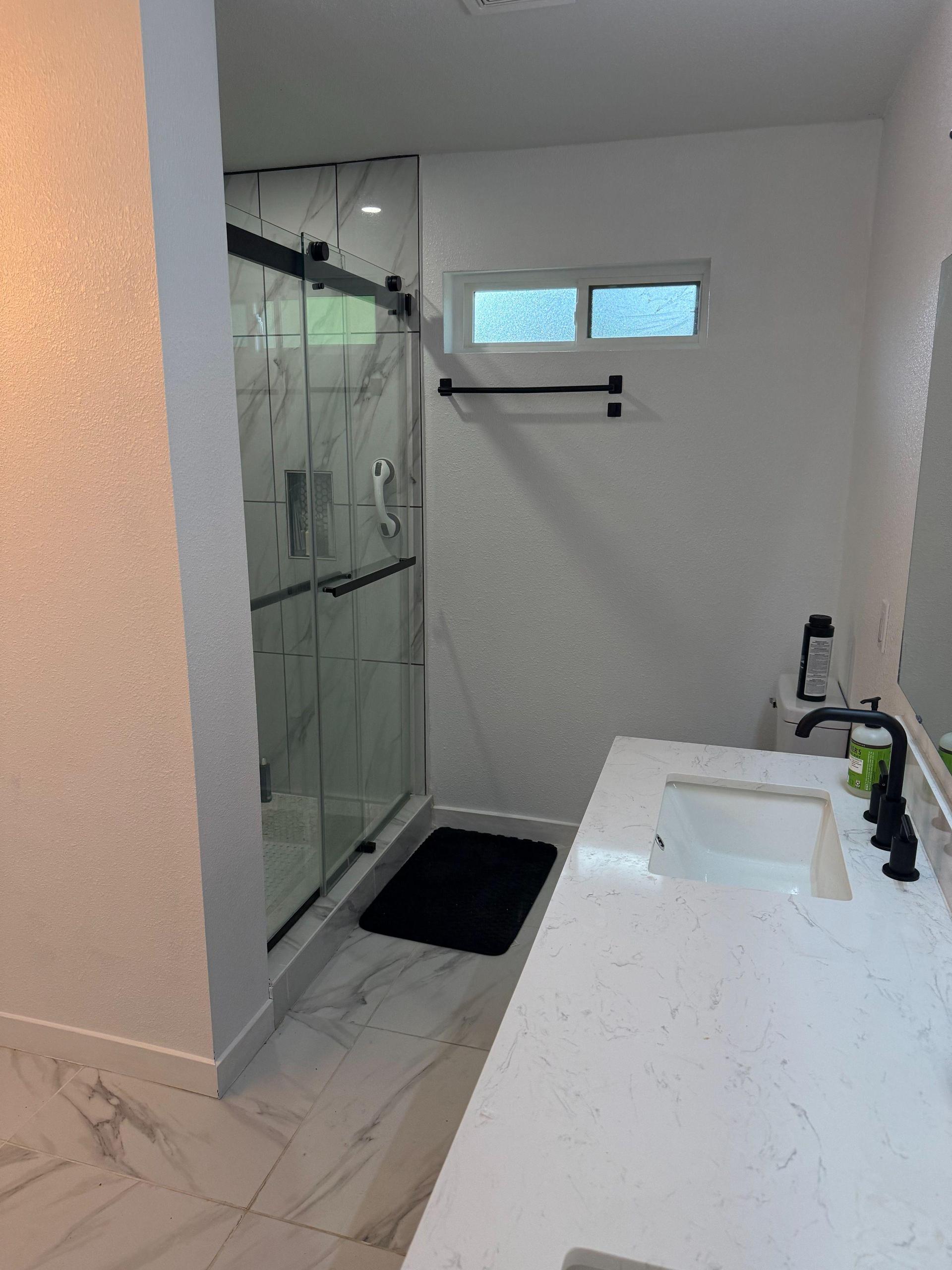 En suite bathroom Rm