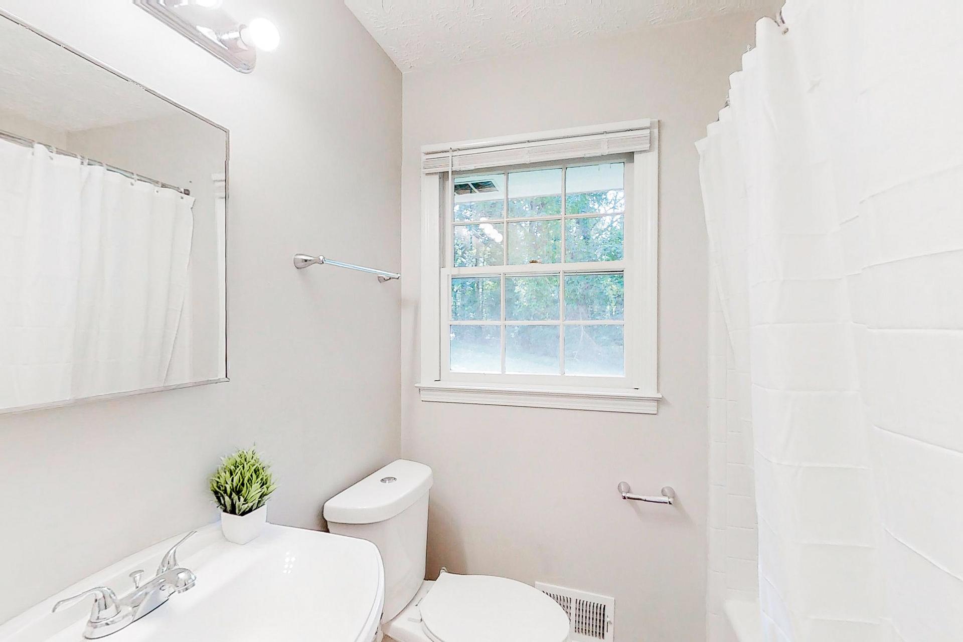 bathroom, detected: bathtub