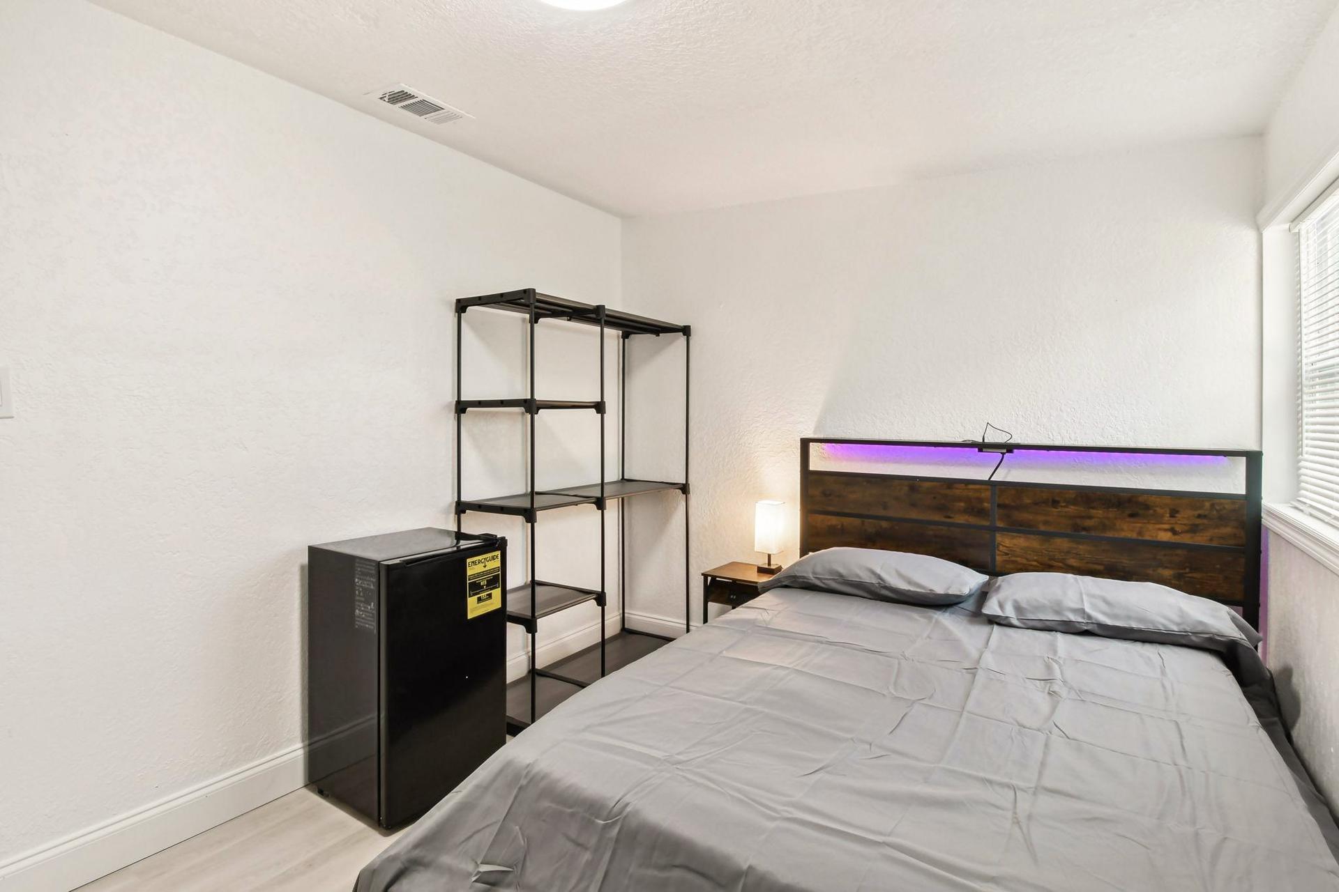 bedroom, detected:bed