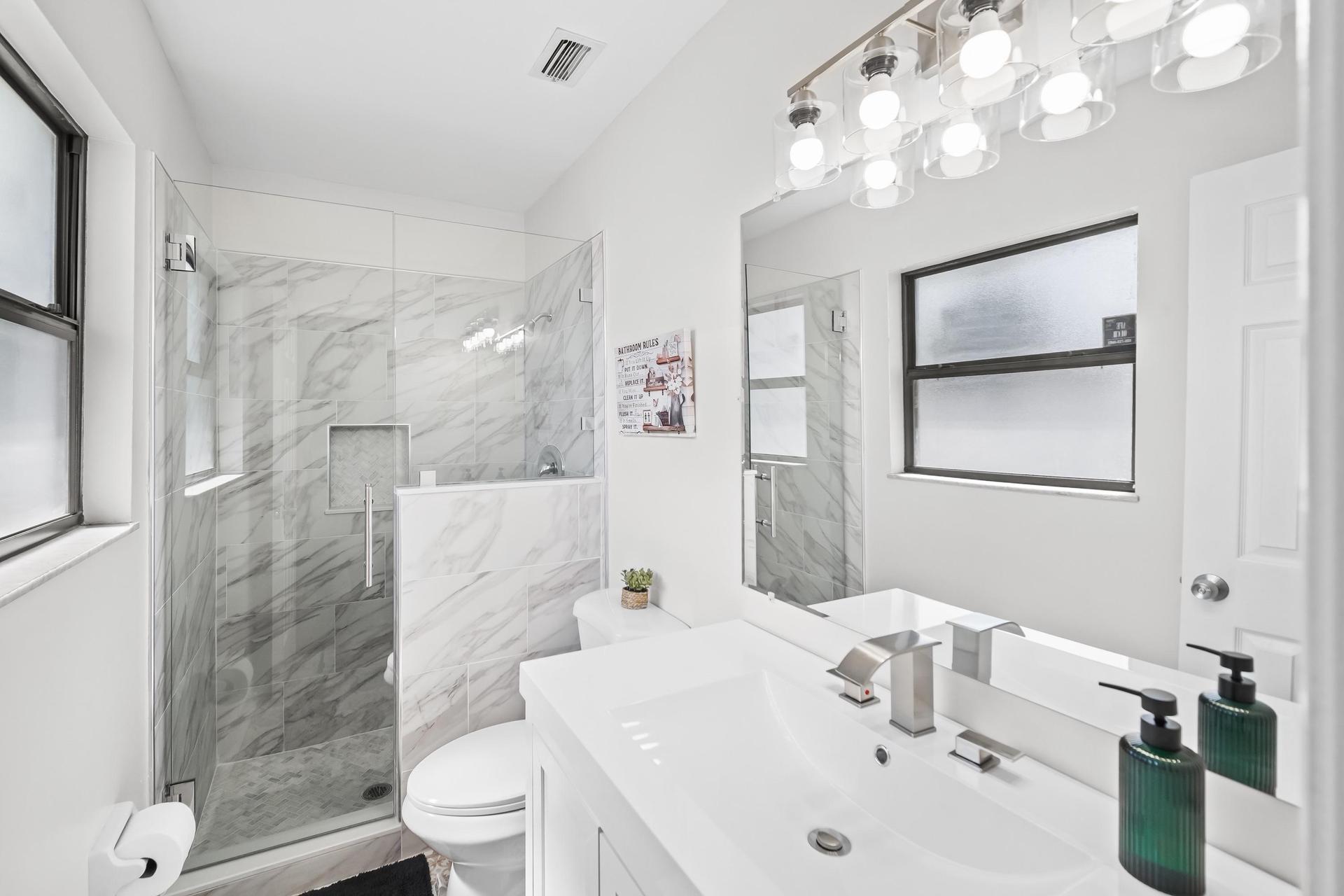 Hallway bathroom 2 for room no 4, 5, and 6