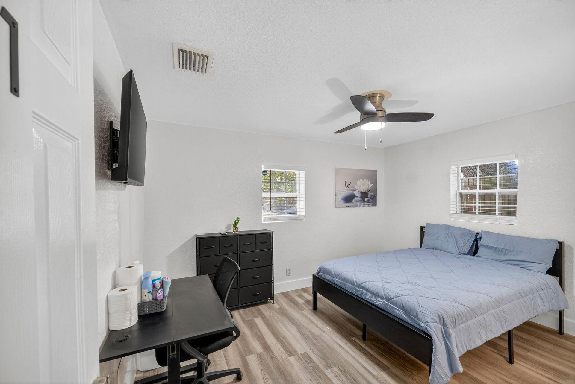 bedroom, detected:bed, ceiling fan, window blind