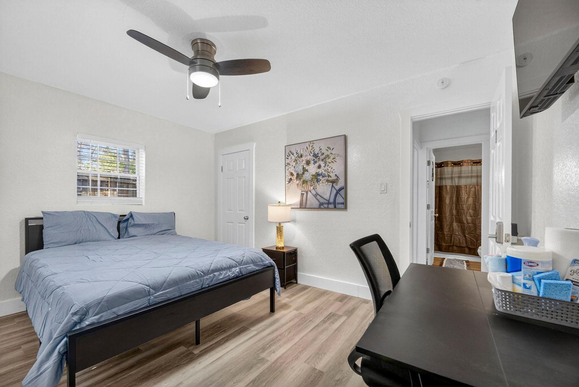 bedroom, detected:bed, ceiling fan, window blind